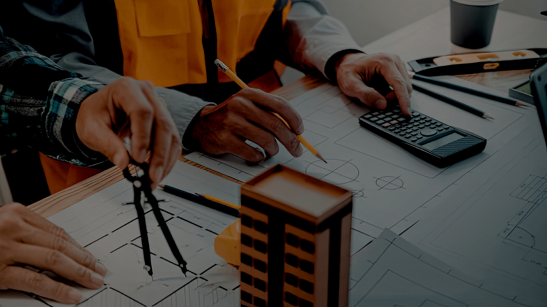 Black Elegant Architecture Presentation (7).png