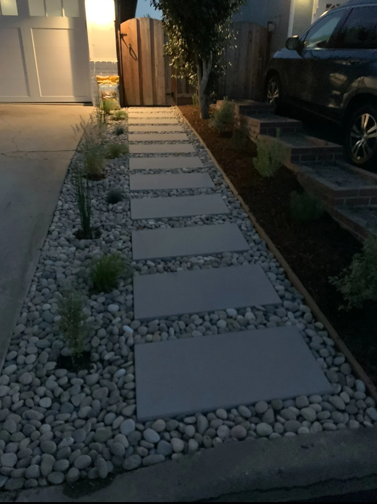 Walkway front yard.jpg