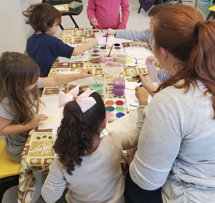 kids painting