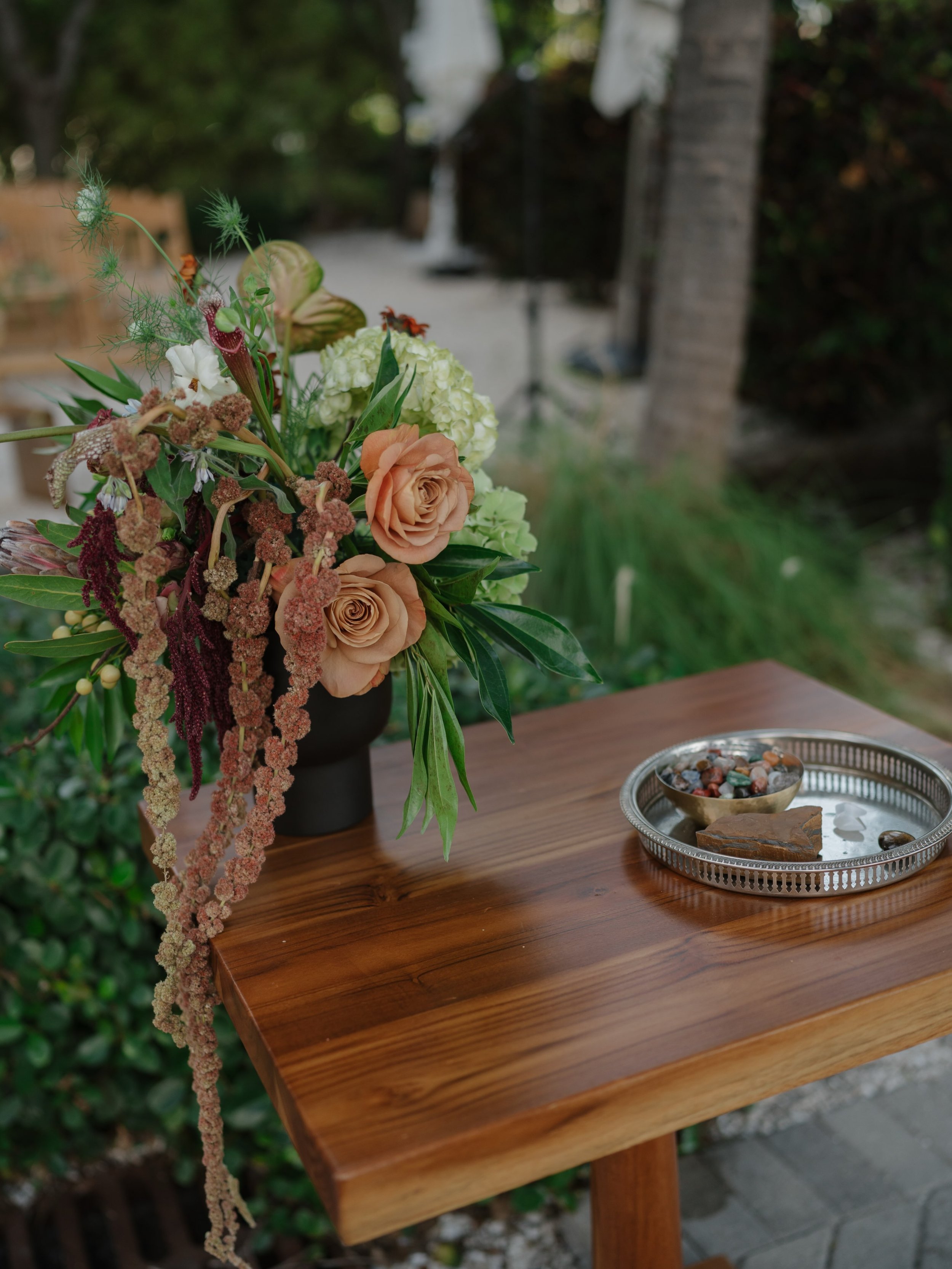 Color meets color 💜📸- @marfaedo #miamiflowers #florist #miamiflorist Color meets color 💜📸- @ (2).jpg