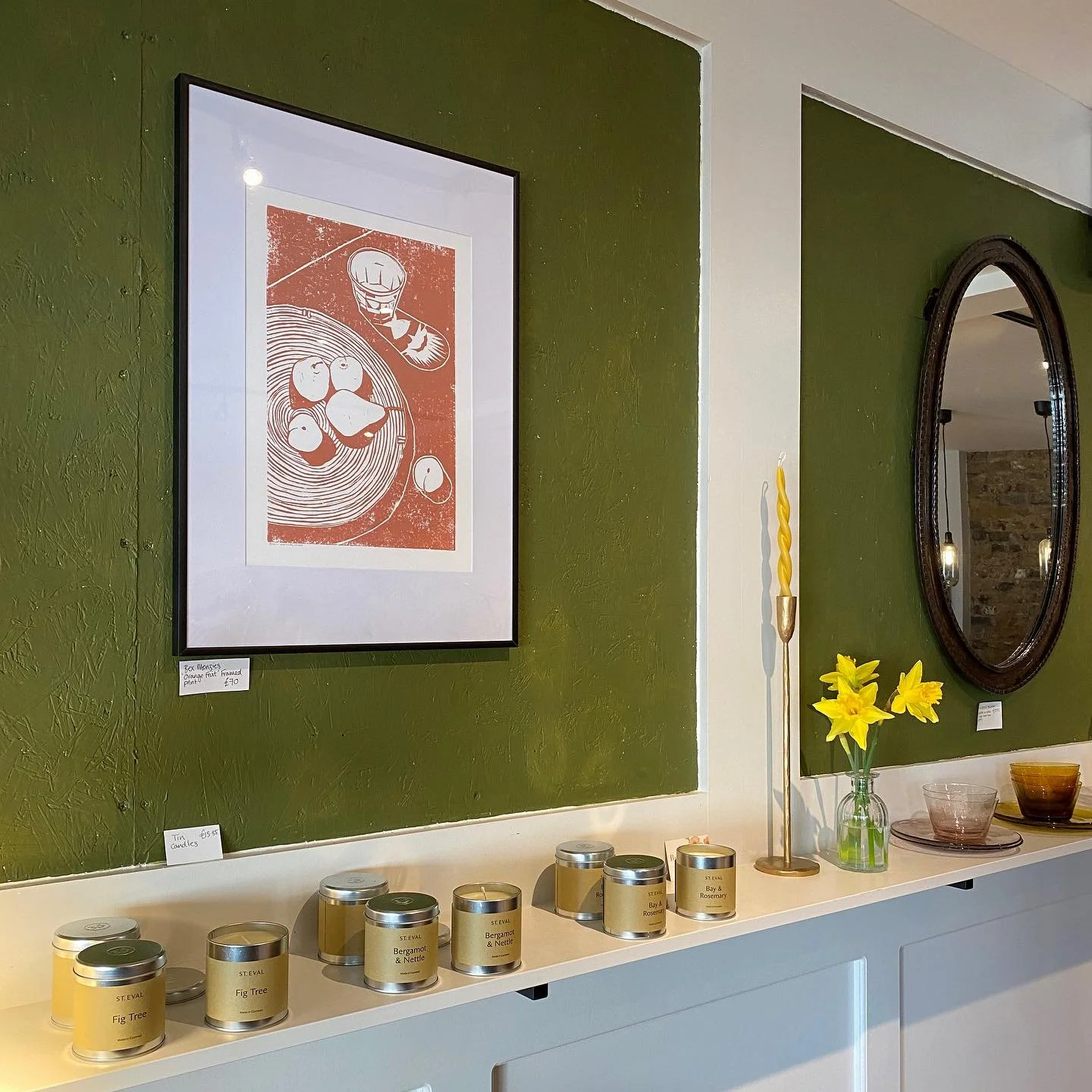 Always such a delight to see my work framed and on a wall! Surrounded by all the beautiful things that are @yardarm_leyton 
.
.
.
.
.
.
#BexMenziesStudio #australiancreative #printlife #linocut #earthypalette #blockprint #e17art #blockprinting #estys