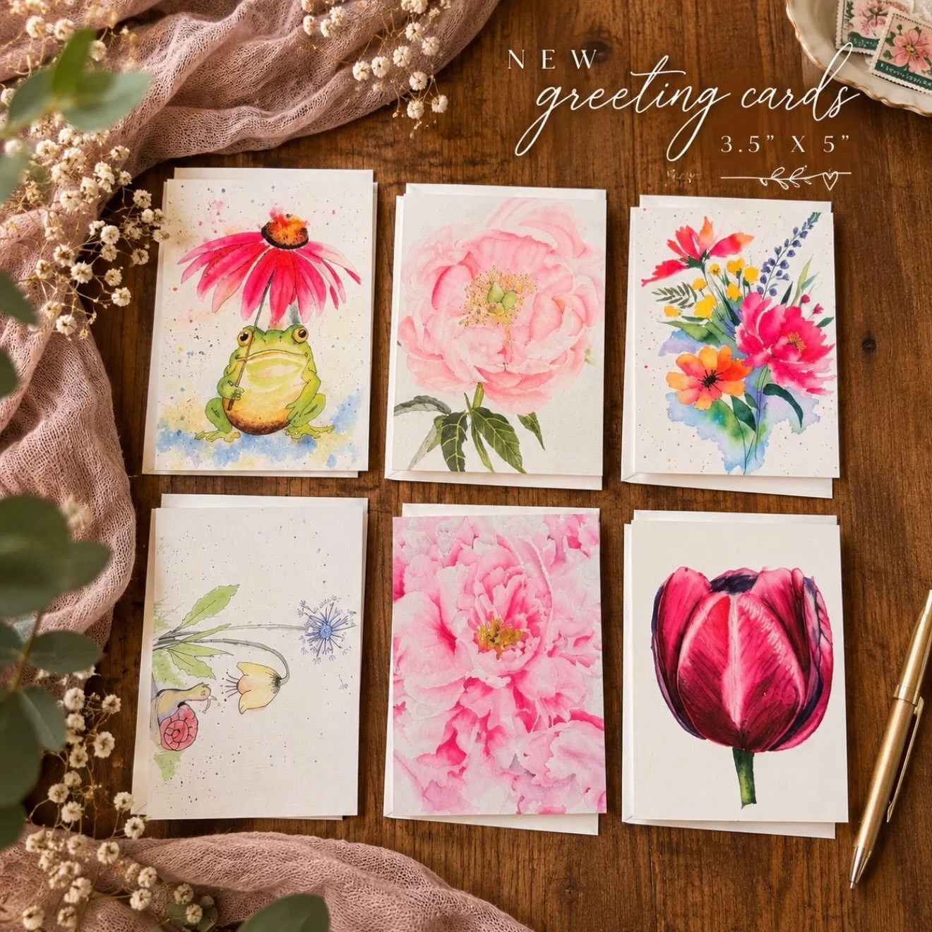 New greeting cards are here 🌸💌
I&rsquo;m so excited to finally share these sweet little 3.5&rdquo; &times; 5&rdquo; cards featuring some of my favorite watercolor designs. Each one is inspired by the florals, colors, and tiny details I love paintin