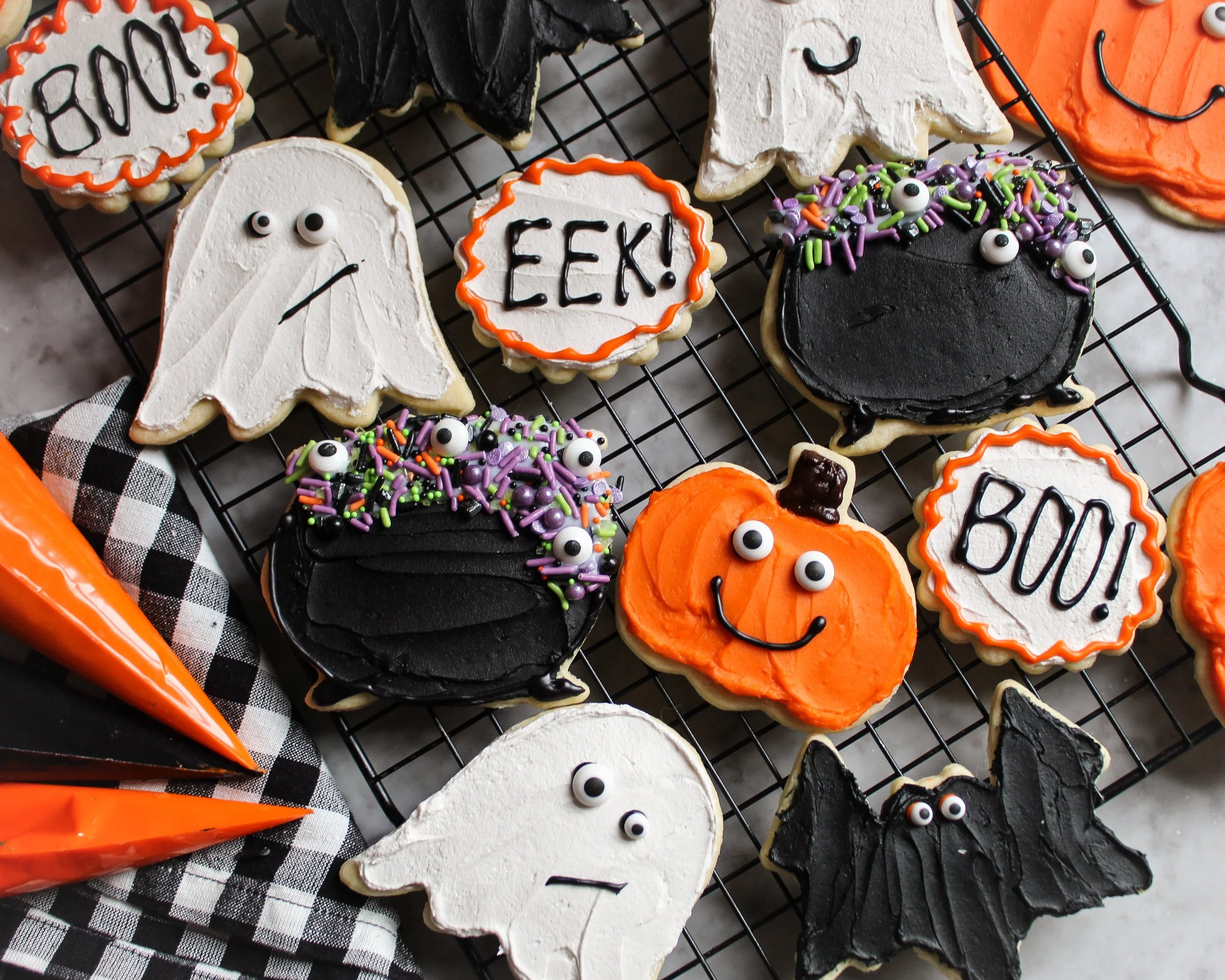 SUGAR COOKIES WITH BUTTERCREAM FROSTING