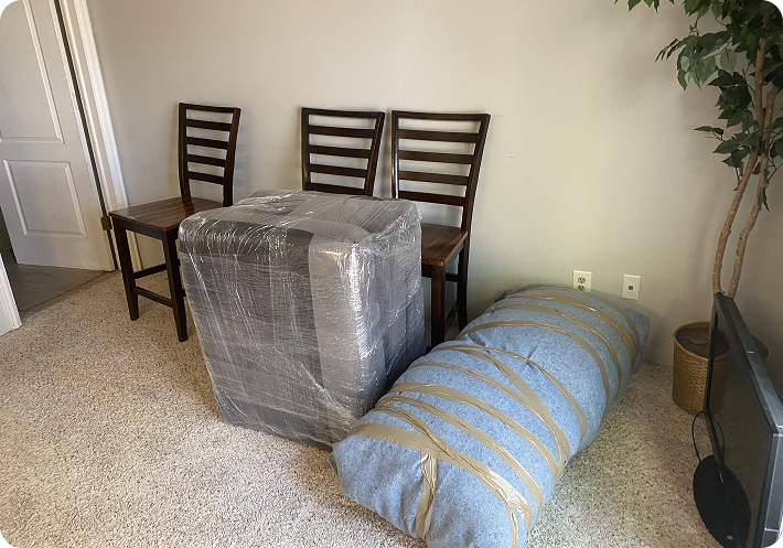 Furniture wrapping and packing service for moving day in Colorado Springs
