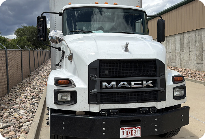 Box Pack N Move truck with loading lift