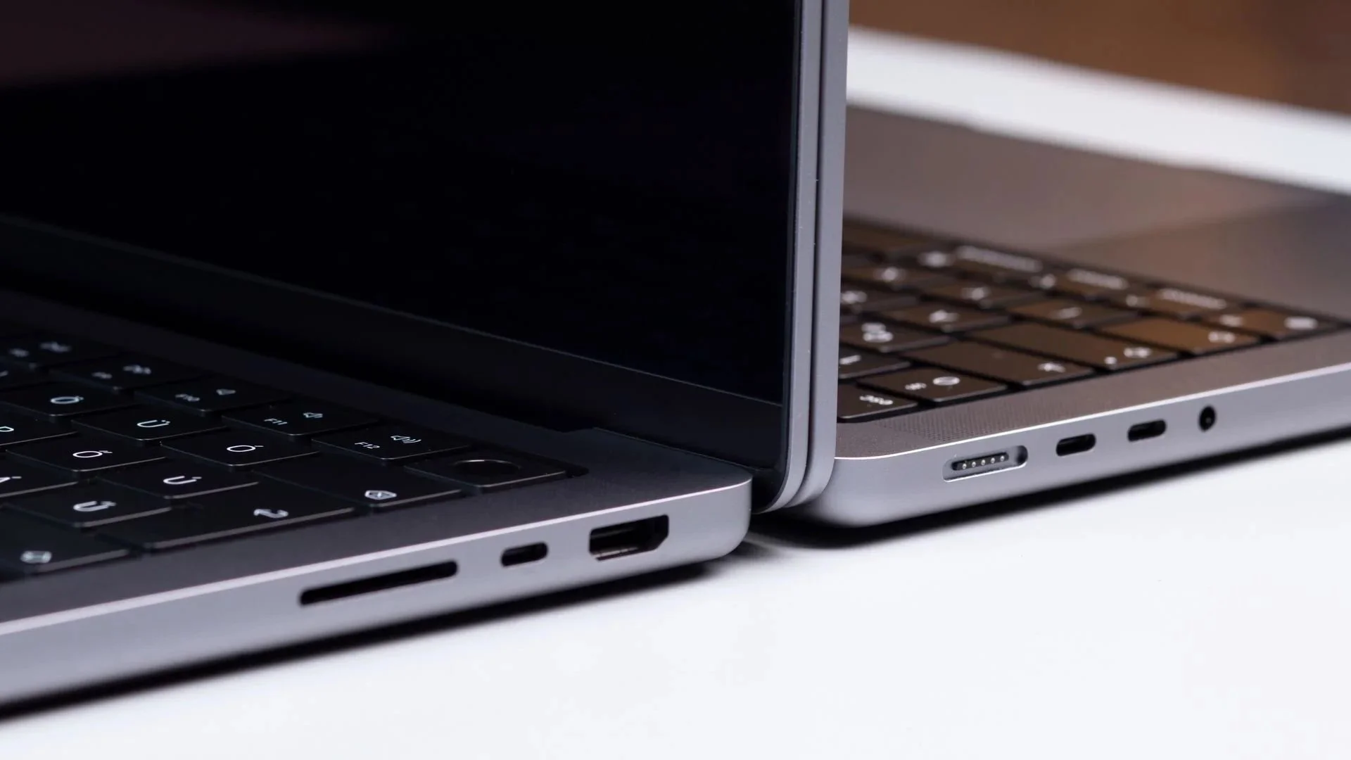 different ports on two MacBook computers
