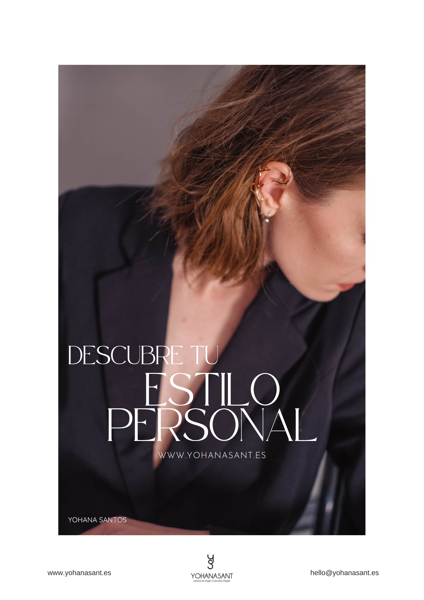 Mujer con cabello castaño y cortain desde la oreja, usando varias pulseras y aretes de oro, viste una chaqueta negra.