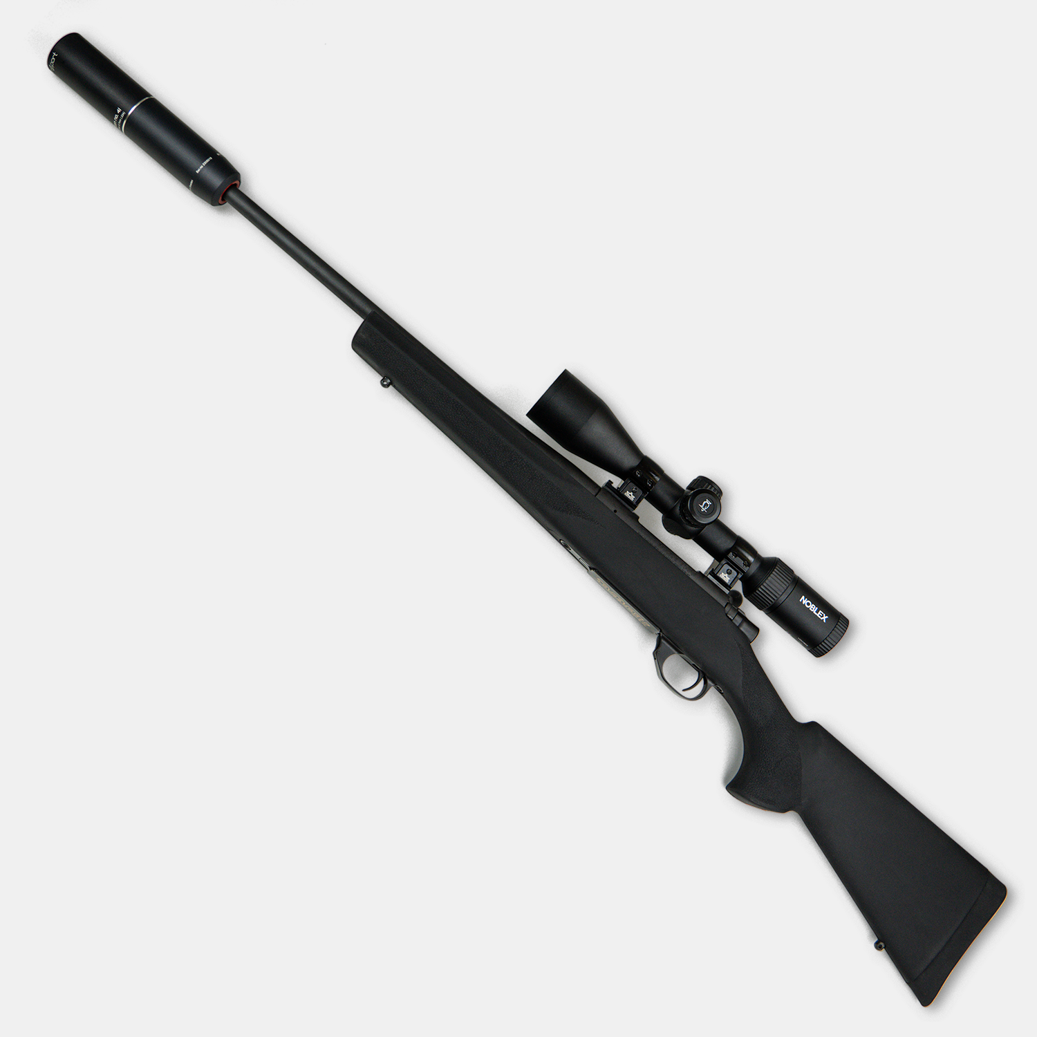 Schwarze Hochzeits, Jagd oder Jagdgewehr mit Zielfernrohr auf grauem Hintergrund