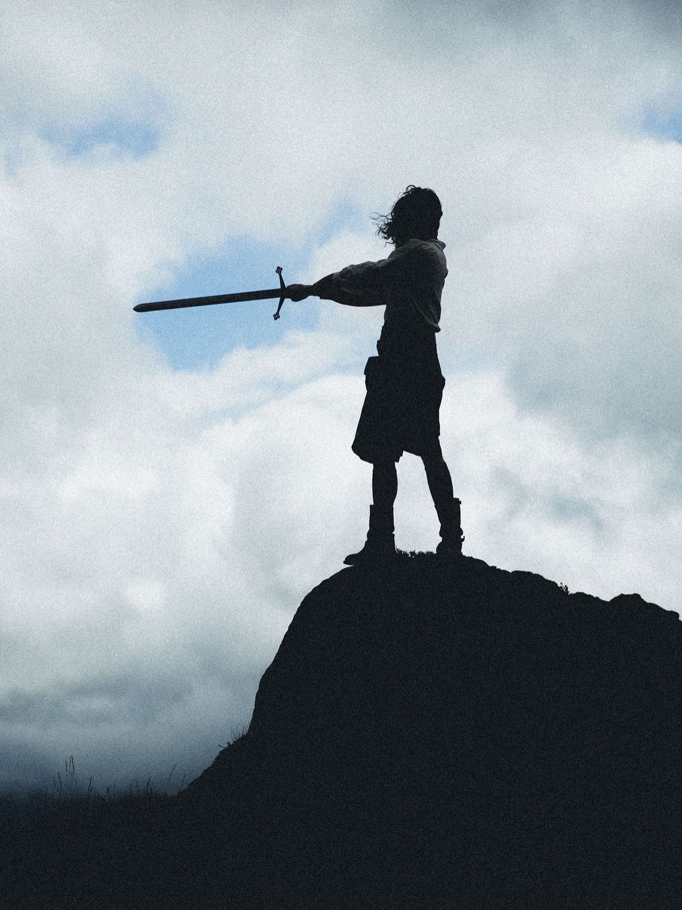 I fell in love with photographing silhouettes because of @dark_coastal_tales ❤️⚔️

The best shadow- @camtholomew_the_first ✨

#posteroftheday #darkacademiavibes #scotlandiscalling #swordandsorcery #allthebooks
