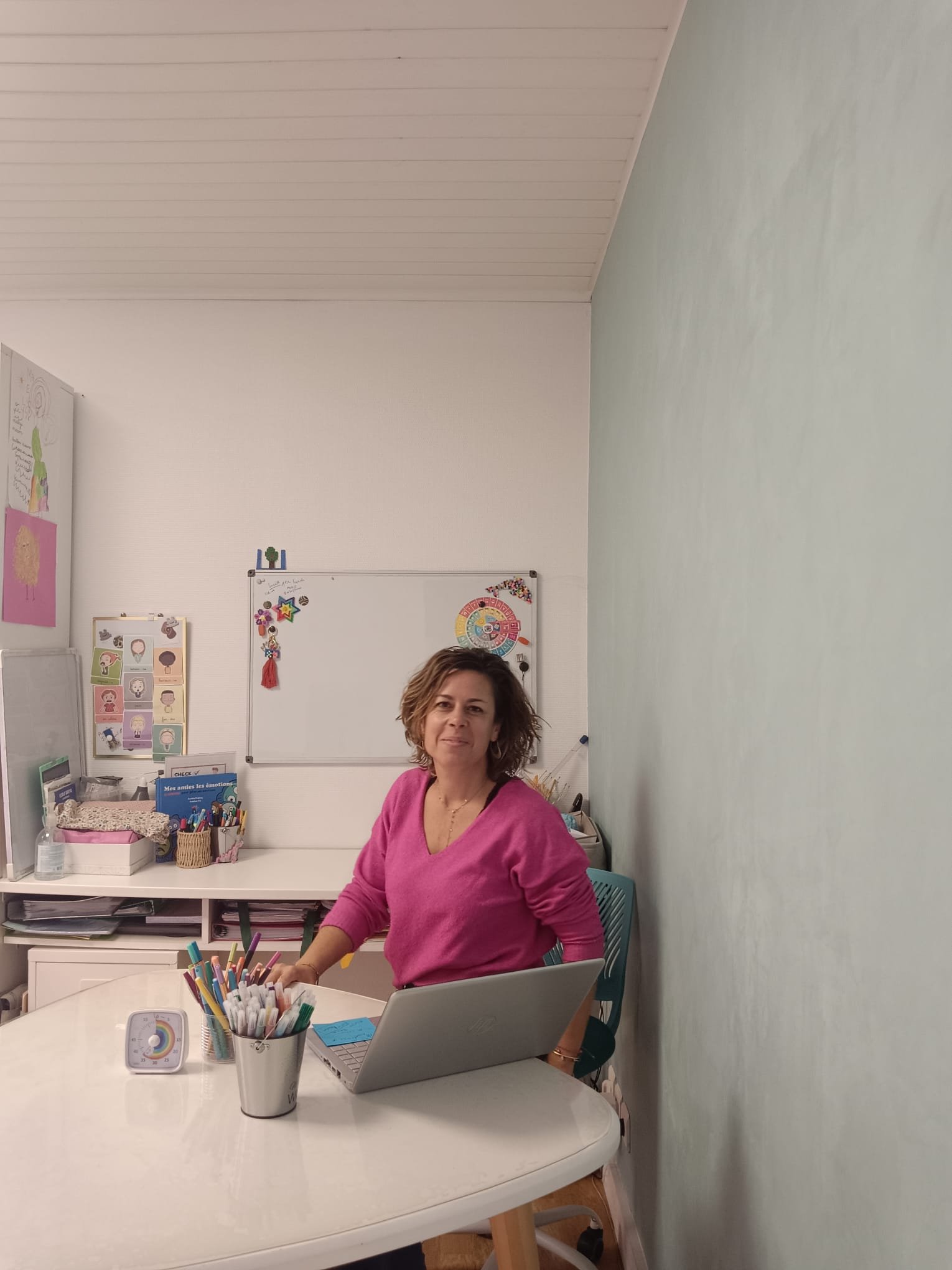 Céline Gazeau, psychomotricienne accueille parents et enfants dans son cabinet à Vérines - La Rochelle