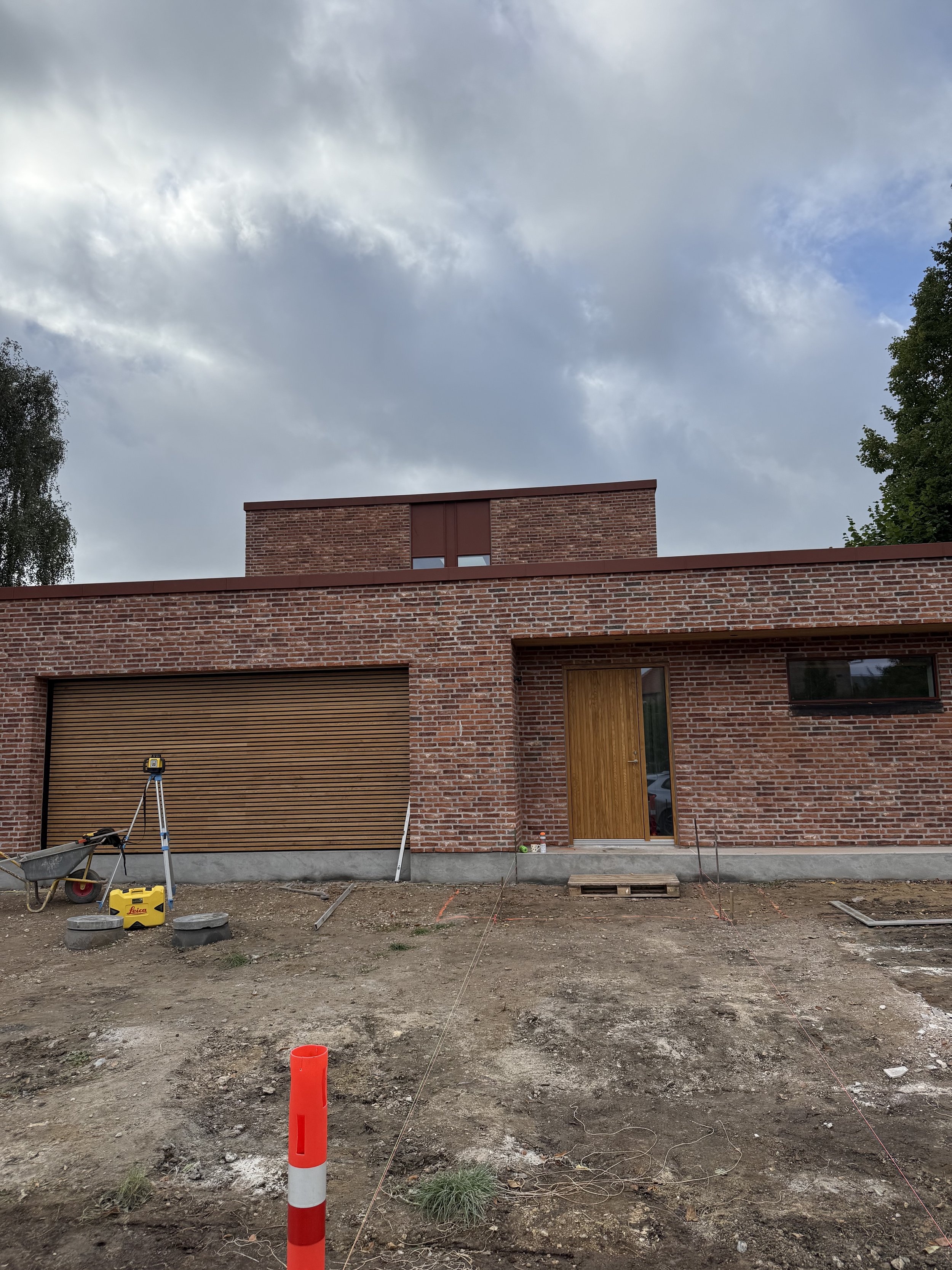 Referenceprojekt i Vanløse med skræddersyede indbygningsskabe og snedkerløsninger til moderne bolig.