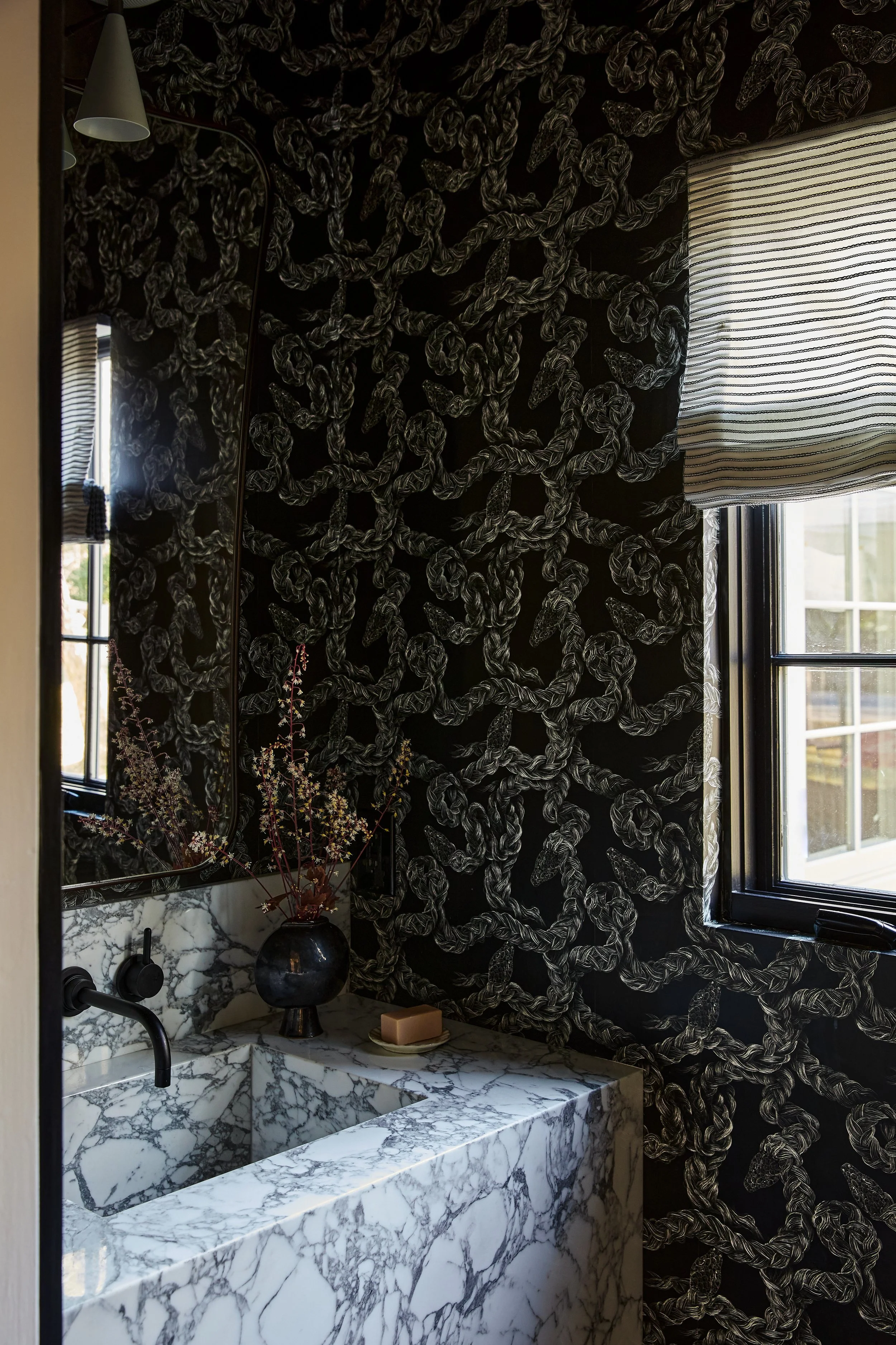 21bb94_394b03903ee3413482bab41f957a7a03~mv2.jpg