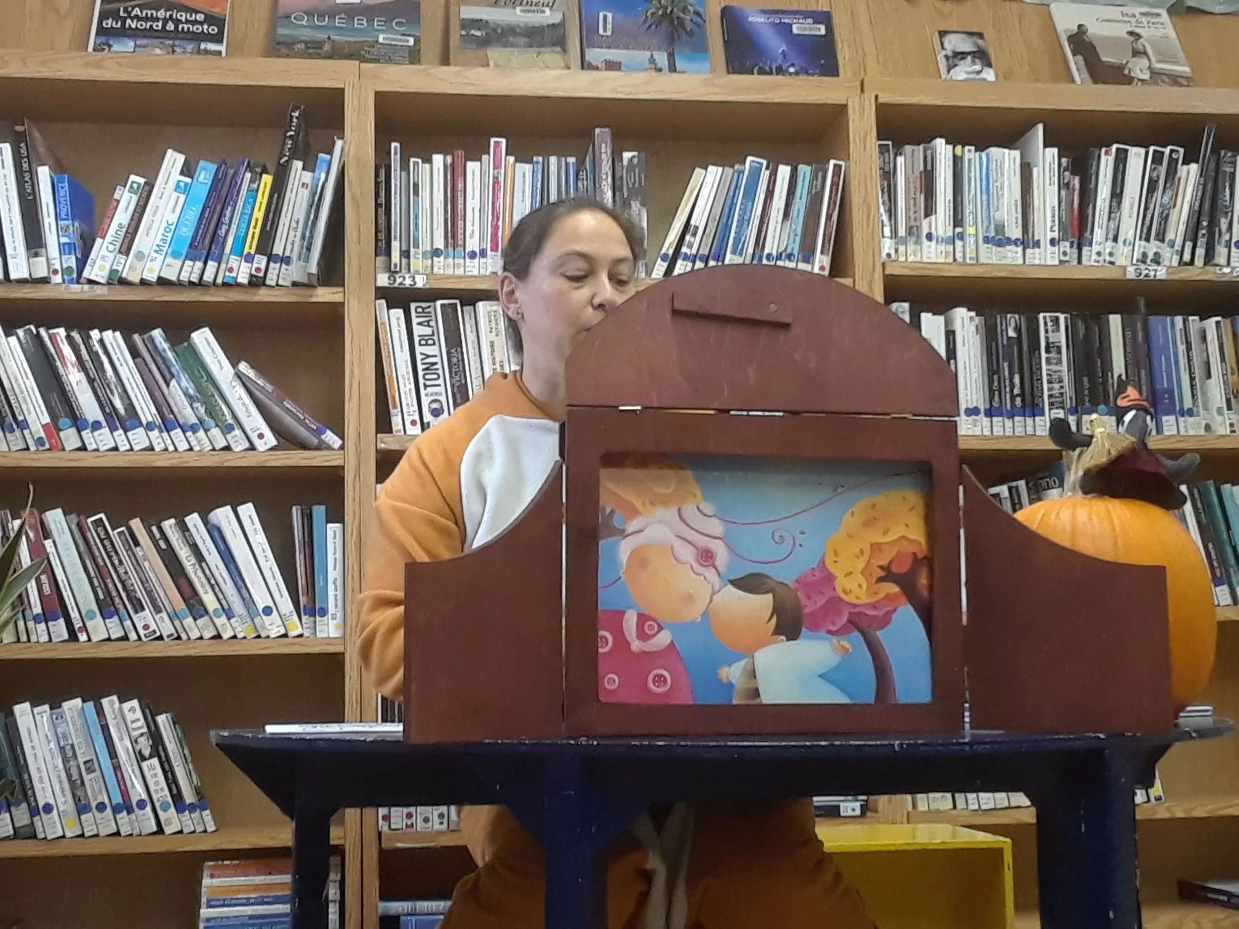 Heure du conte d'Halloween avec technique du kamishibaï, Bibliothèque de Deschambault, 2018