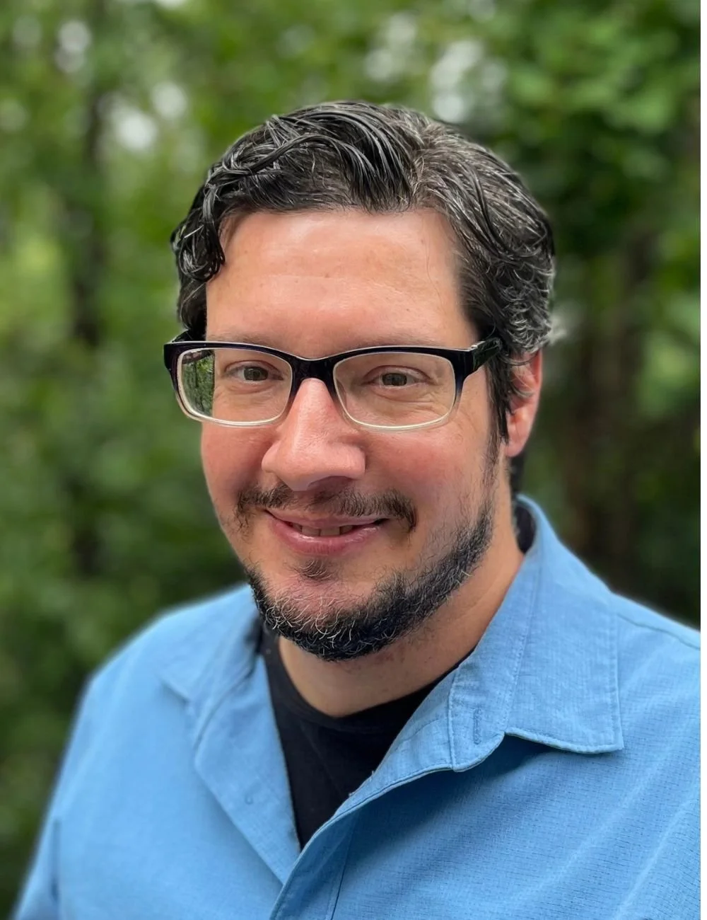 Smiling warm and friendly image of the therapist David A. Gordon.