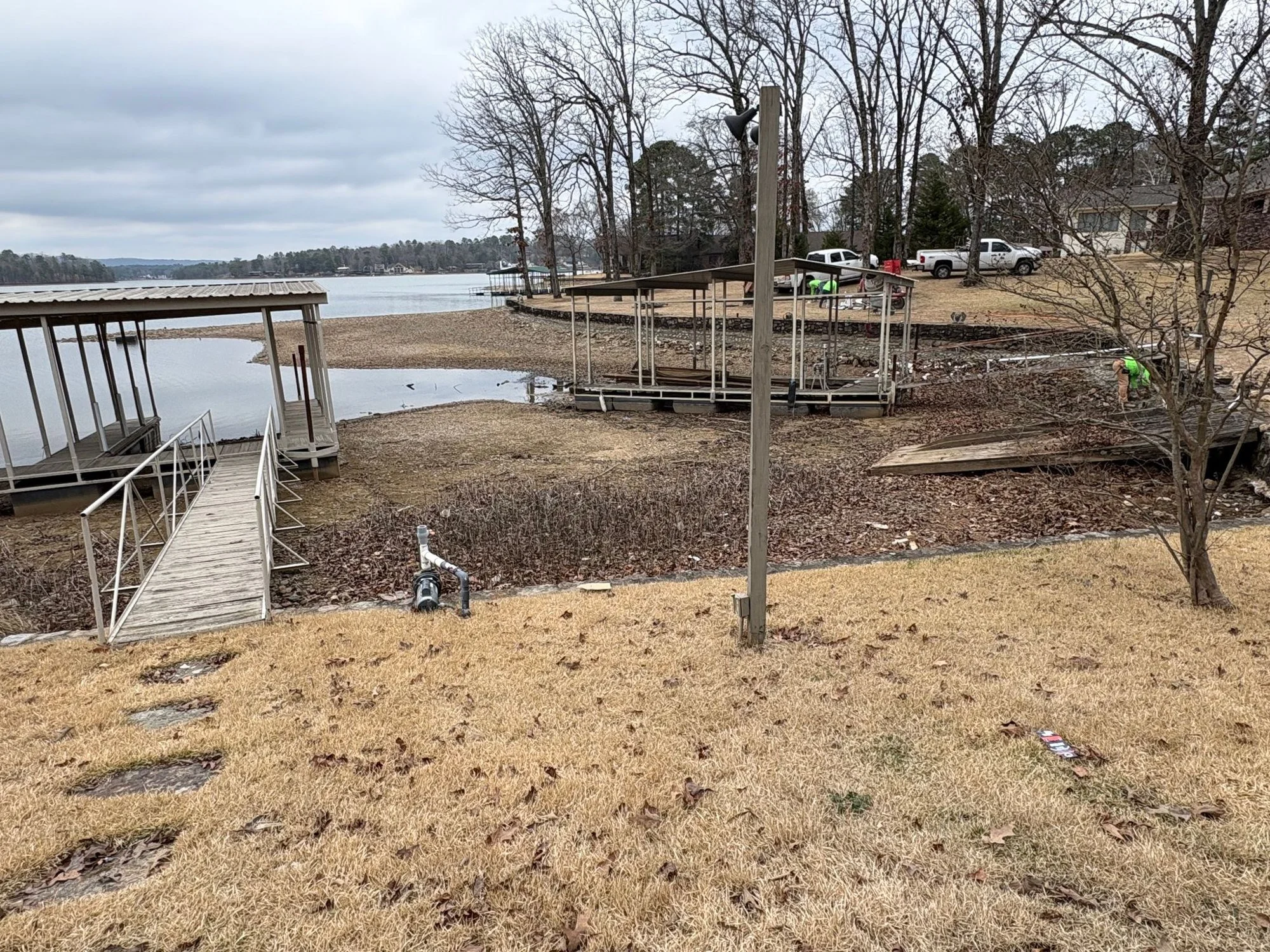 Lake Hamilton shoreline during winter drawdown showing bank, setback and waterline