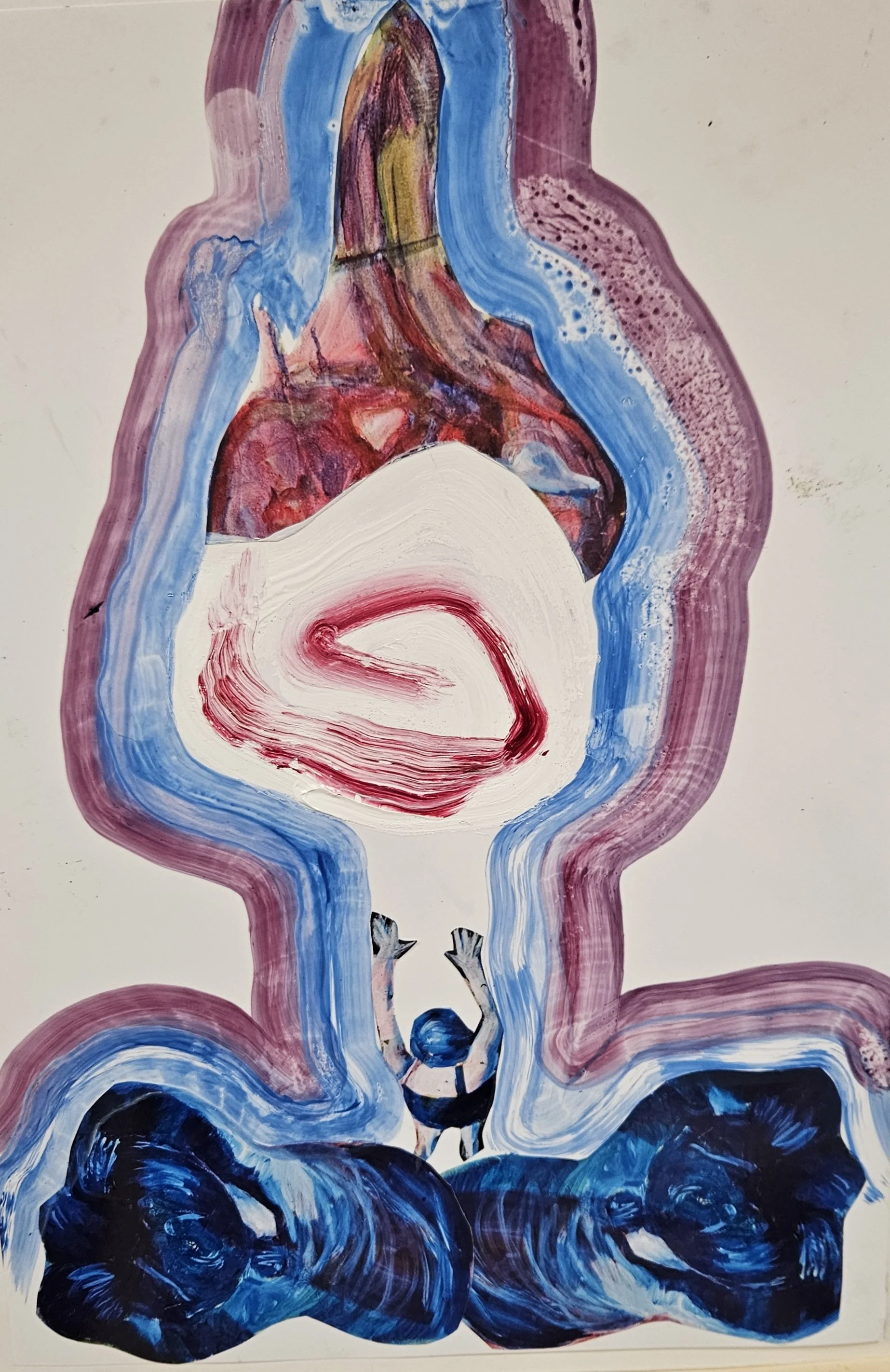 Een collage van foto's waar omheen is geschilderd. De foto's zijn van gemaakt van een schilderij en uitgenknipt. Er lijkt een vrouw omhoog te zwemmen vanuit een blauwe zee-achrtige structuur, ze zwemt omhoogt naar een paar blauwe omgeving.
