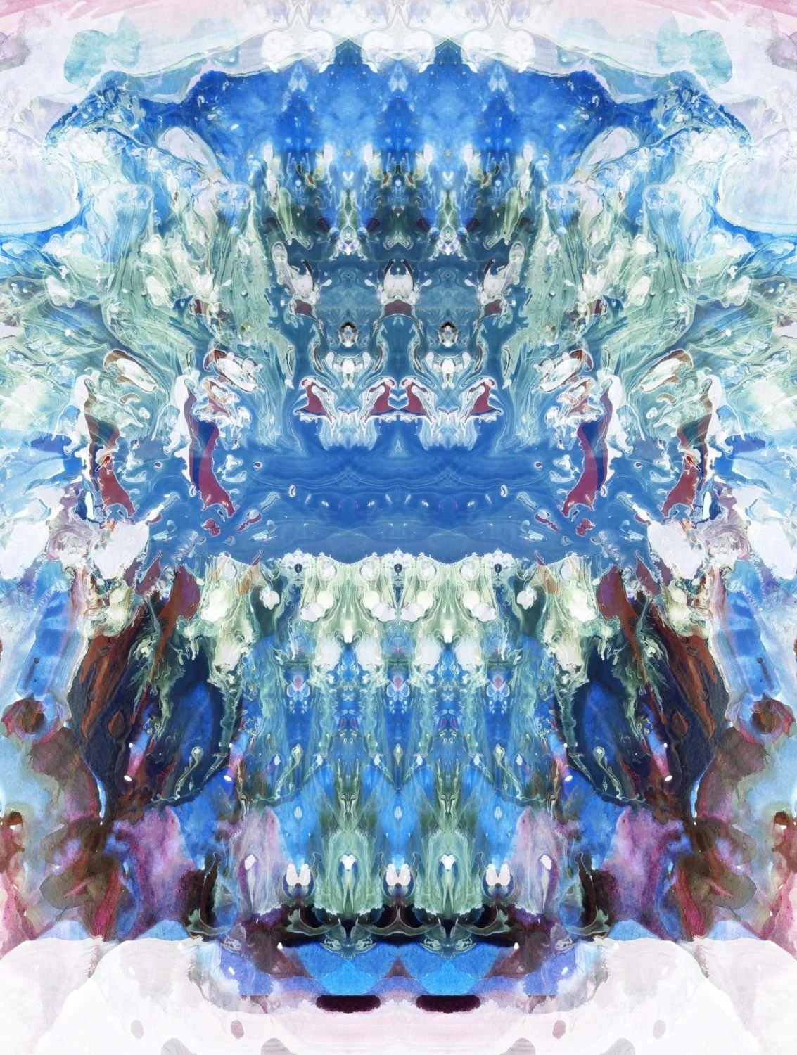 Een foto van een schilder experiment dat daarna is bewerkt in Adobe Photoshop. Een mysterieuze omgeving met blauwe groene kleuren waarin onderaan ook wezens te herkennen zijn.