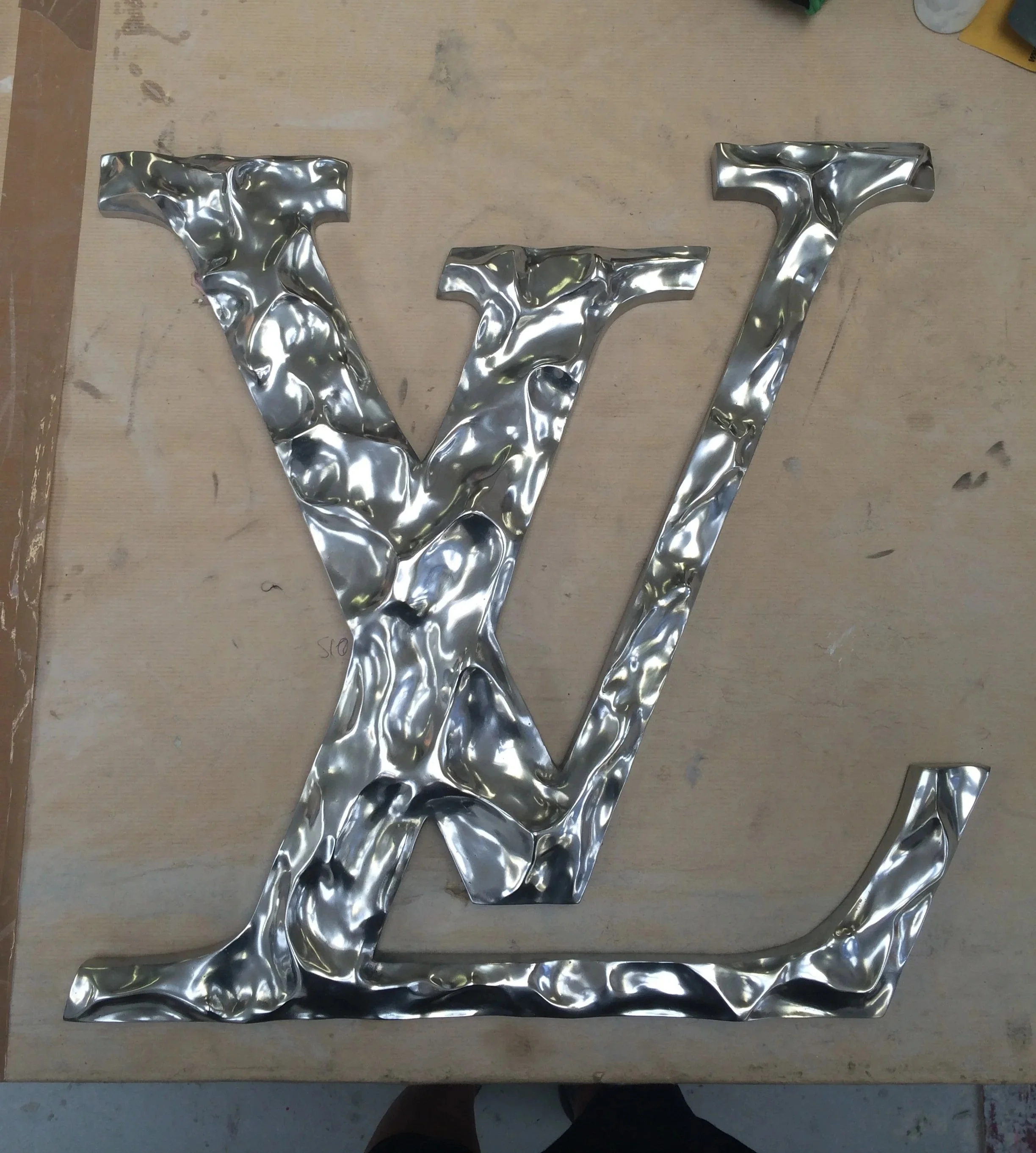Louis Vuitton Fondation - Sign prototype