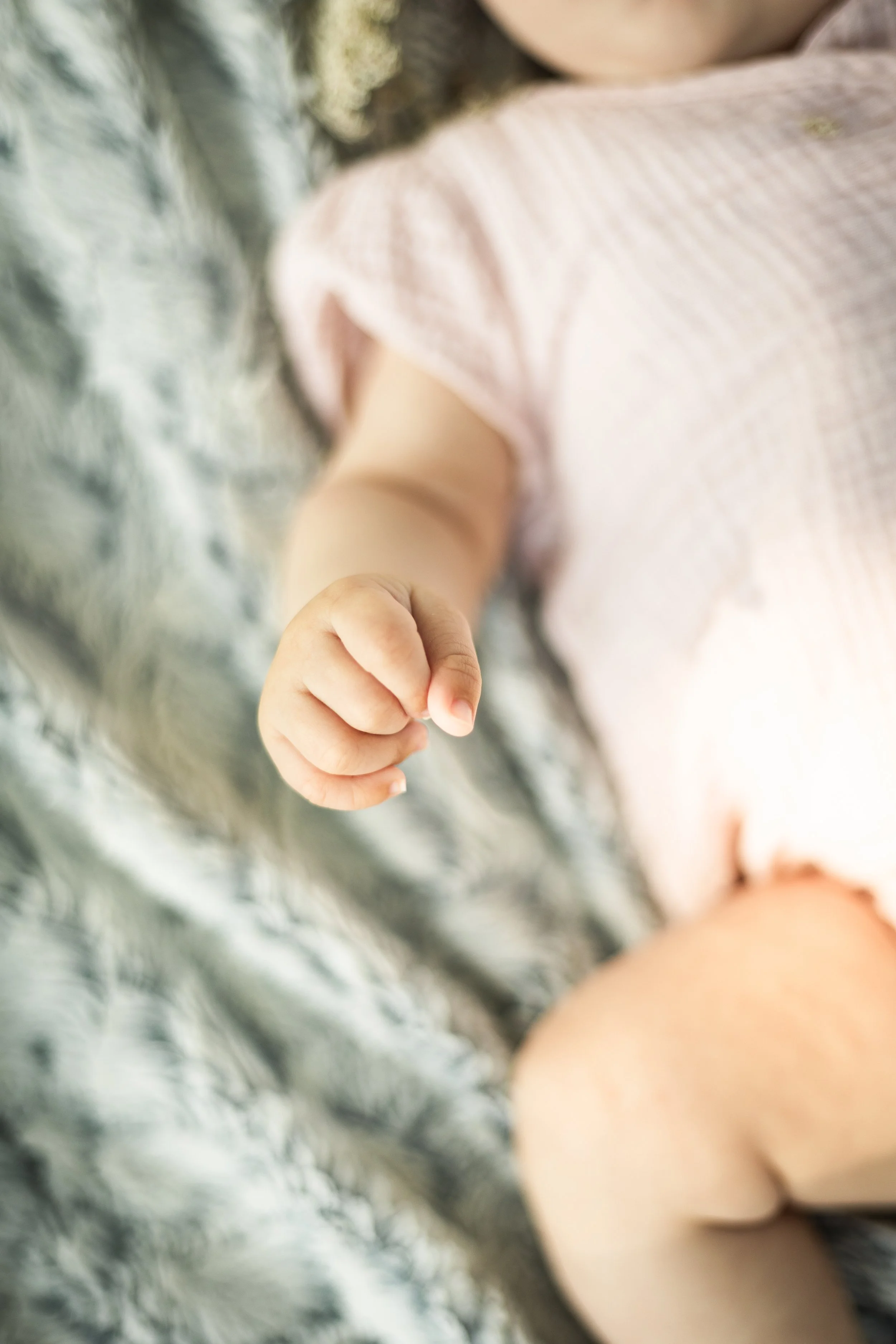 Emilie De Freitas Photographie spécialisée en séance bébé les premiers mois dans la région toulousaine