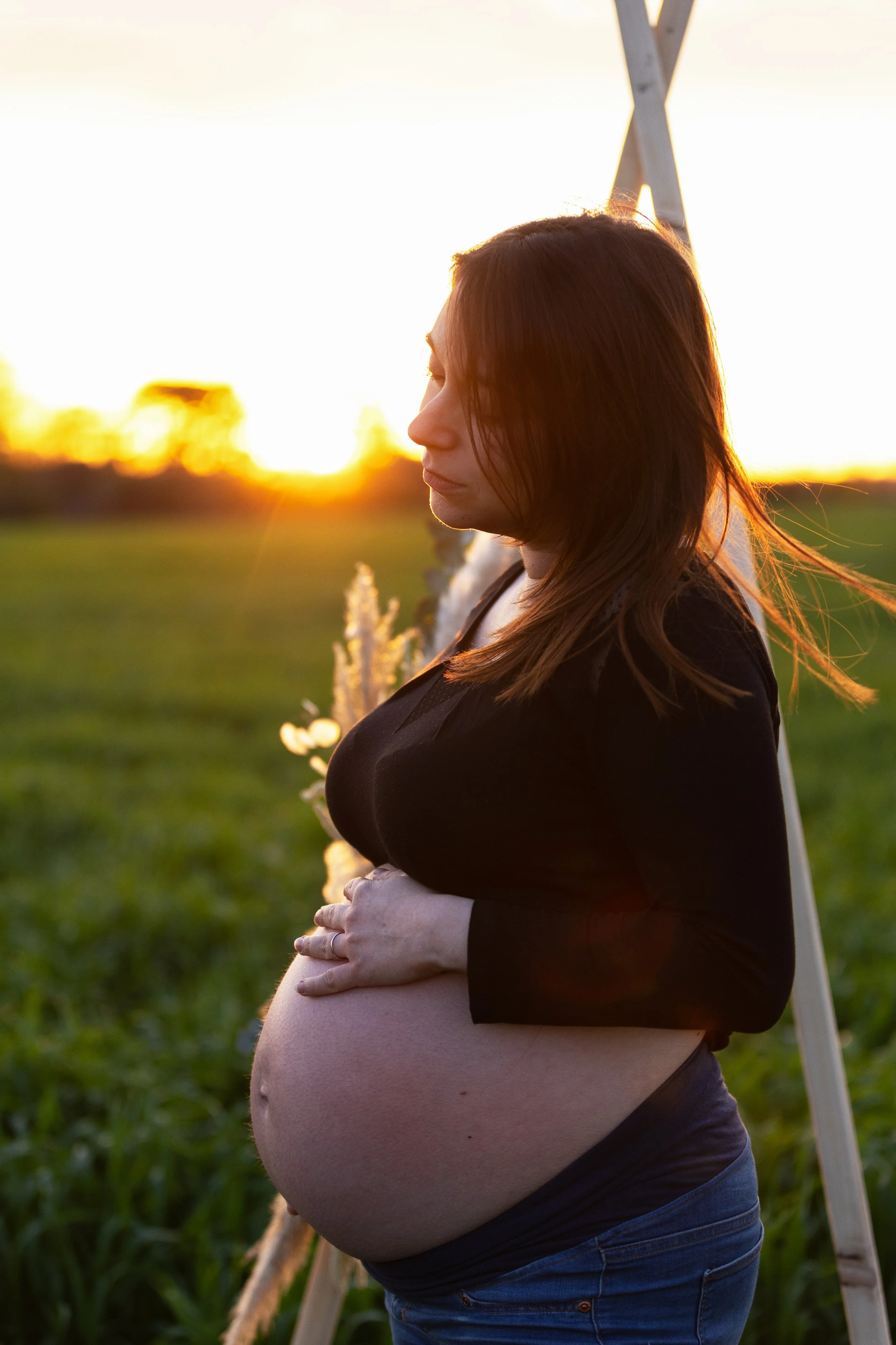 Emilie De Freitas Photographie spécialisée en séance grossesse, la maternité et à la golden hour dans la région toulousaine