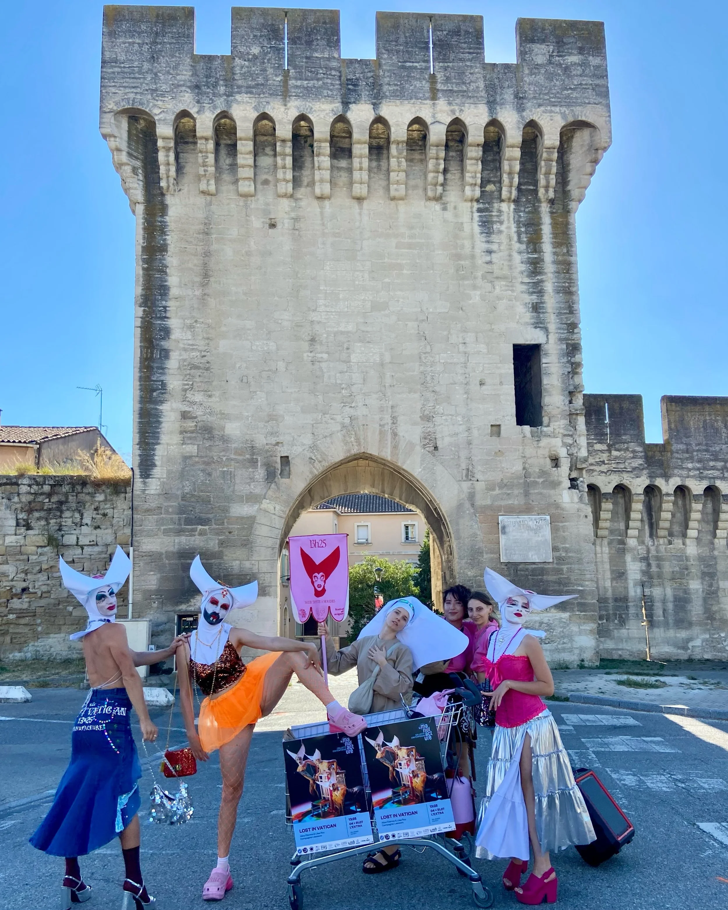 The D Day et Christine est d&eacute;j&agrave; Lost&hellip;&hellip;. In Vatican 🌪️
Rdv &agrave; 13h25 tous les jours (sauf les jeudis) &agrave; @lamanufacture_avignon - L&rsquo;Extra ❤️&zwj;🔥❤️&zwj;🔥❤️&zwj;🔥