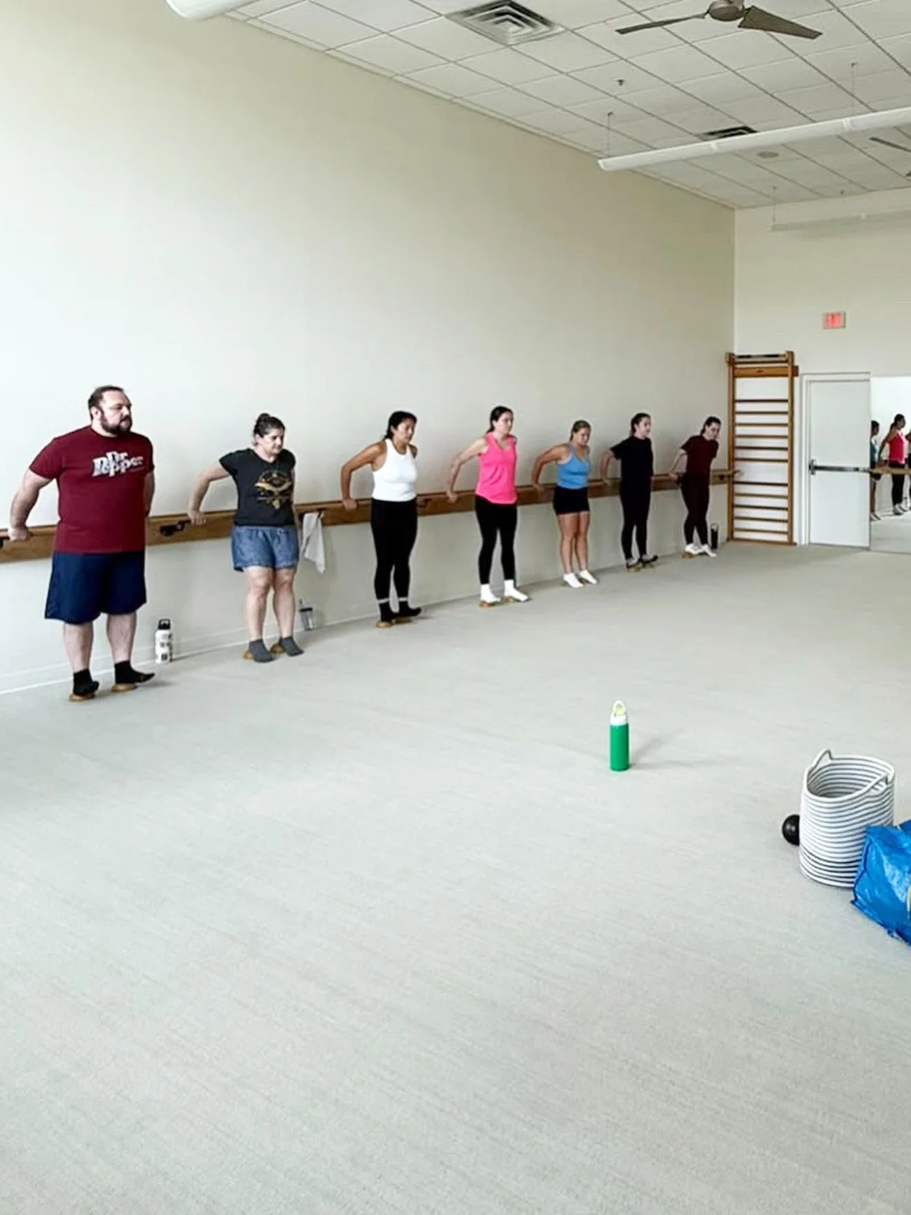 Thanks bar method for allowing me to teach a fun foot fitness class today. Learning about our walking patterns and stability helped everyone in class. Want to learn more?! DM me Stretch for a foot fitness consultation. @barmethodtampa
