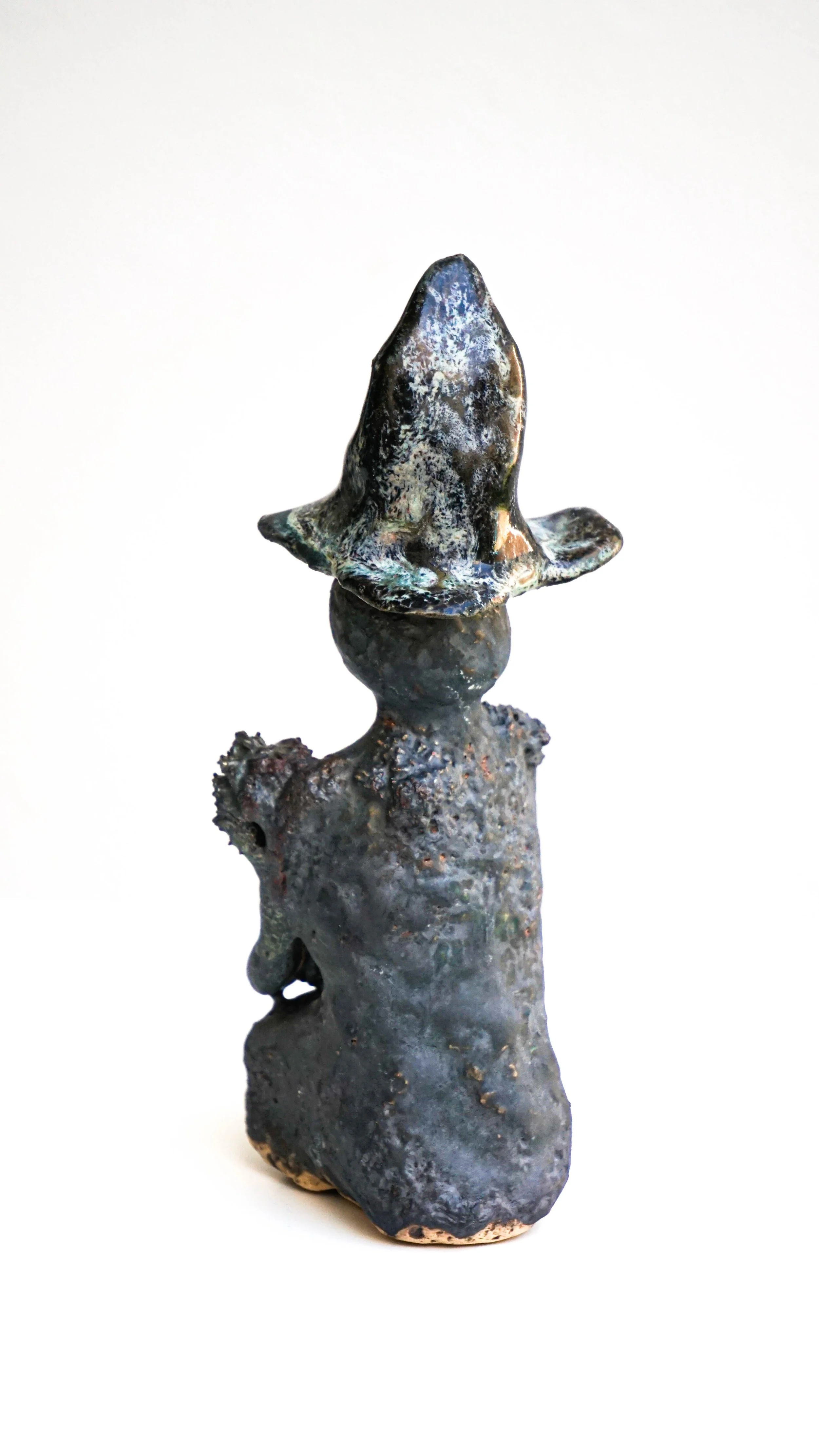 Ser oscuro No. 1 — Rear view.