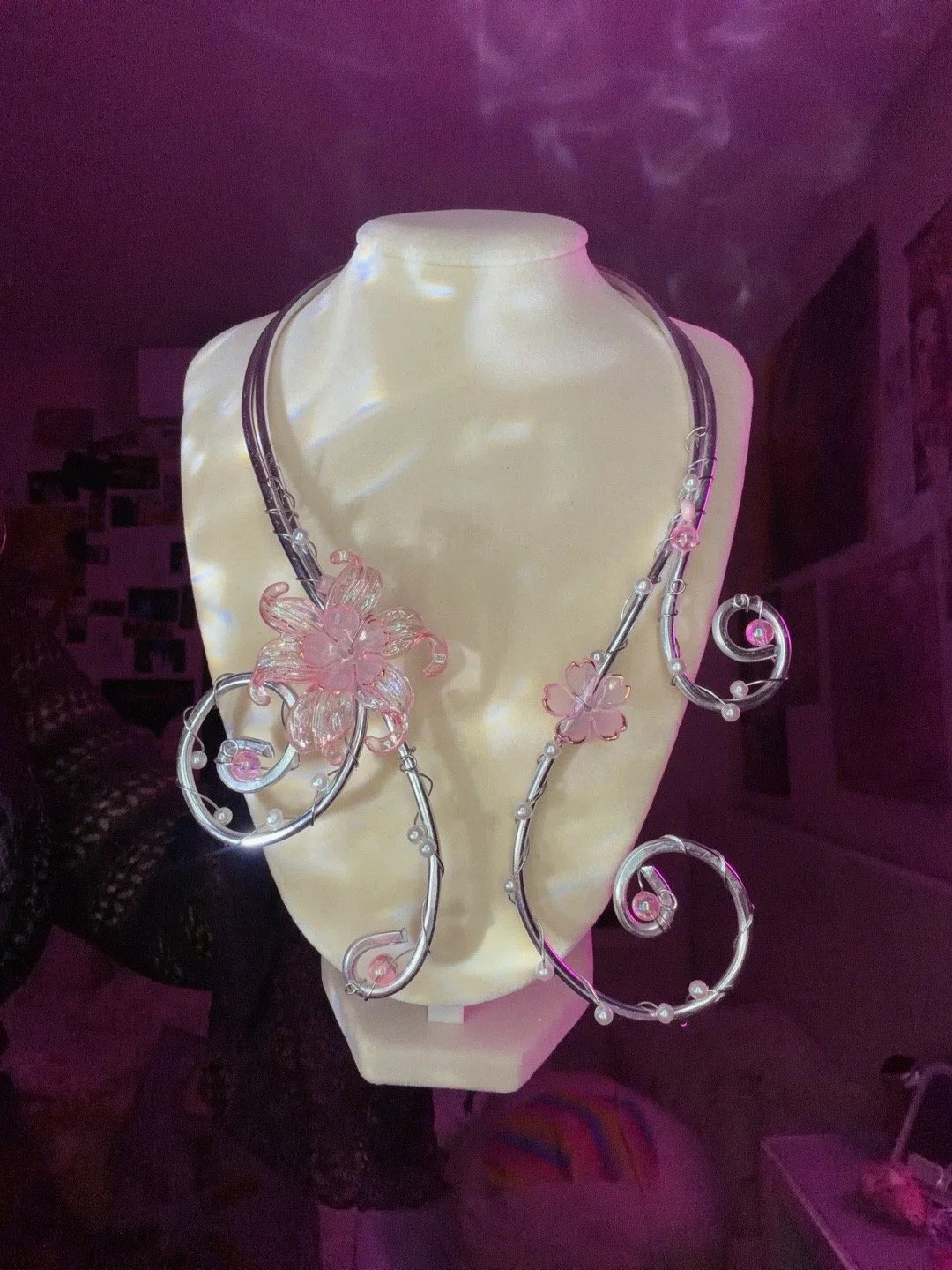PINK WIRE NEKLACE