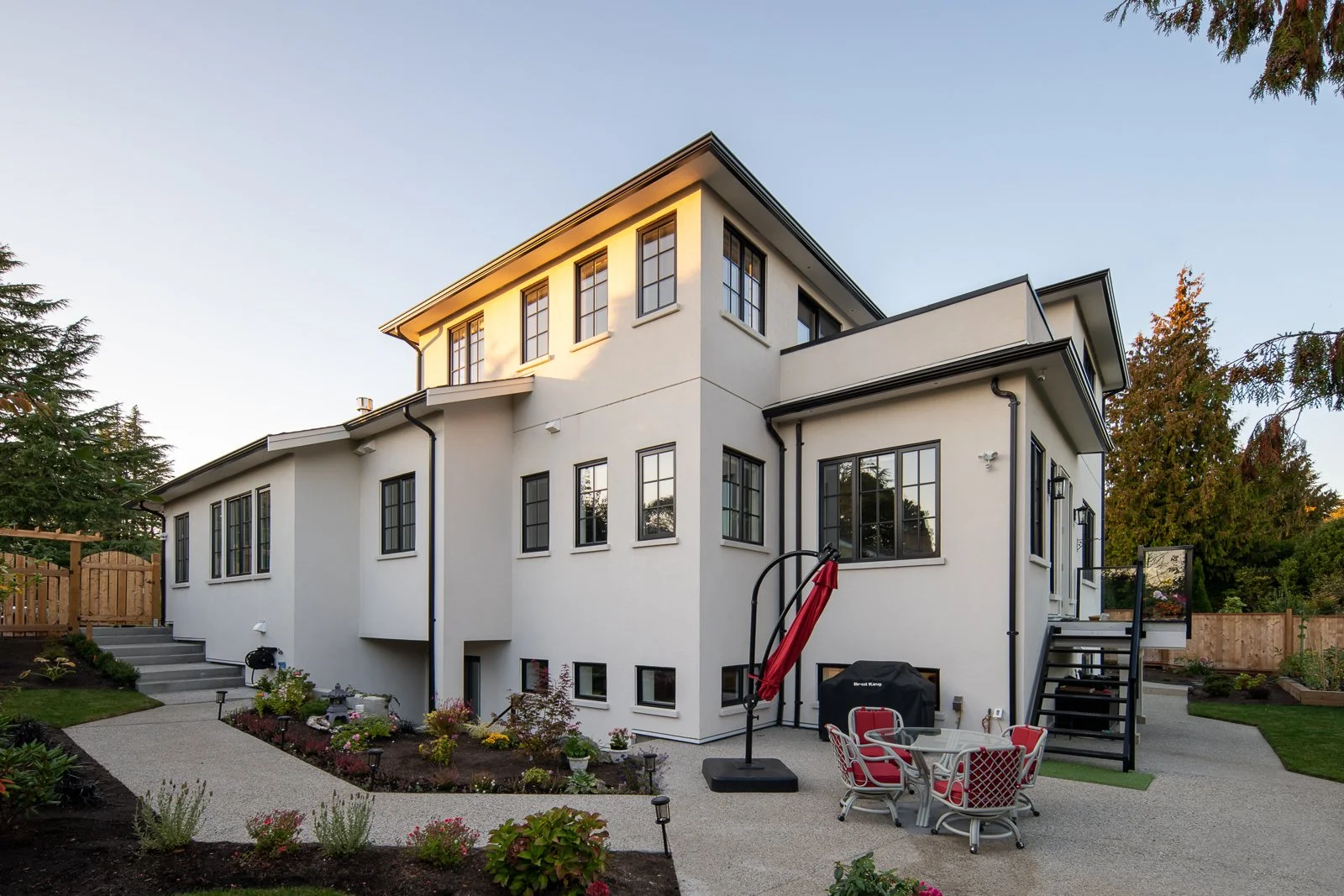 3033 Devon - LOW RES (10 - 15).jpg