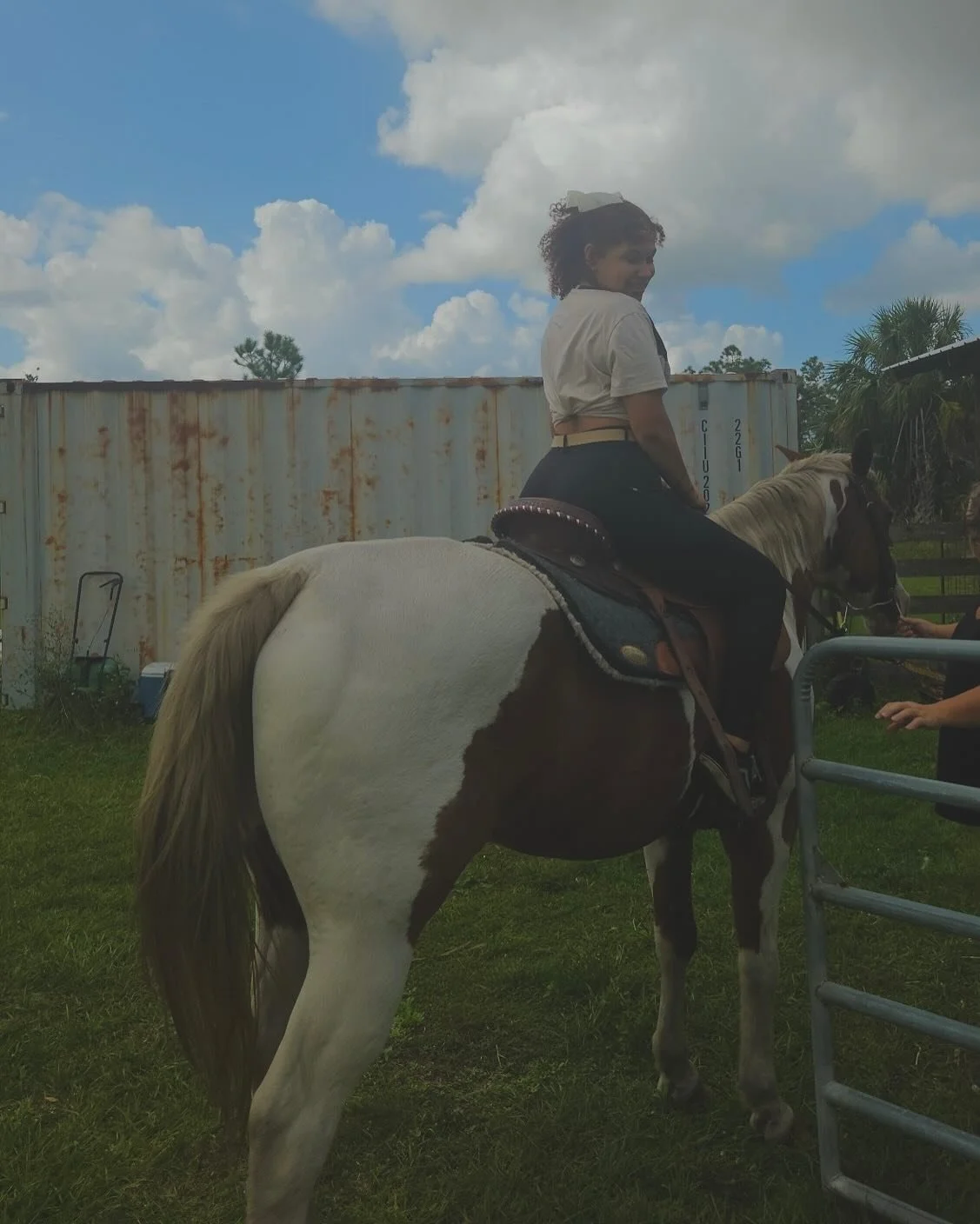 333🤎

(Went riding today🤠💅🏽)