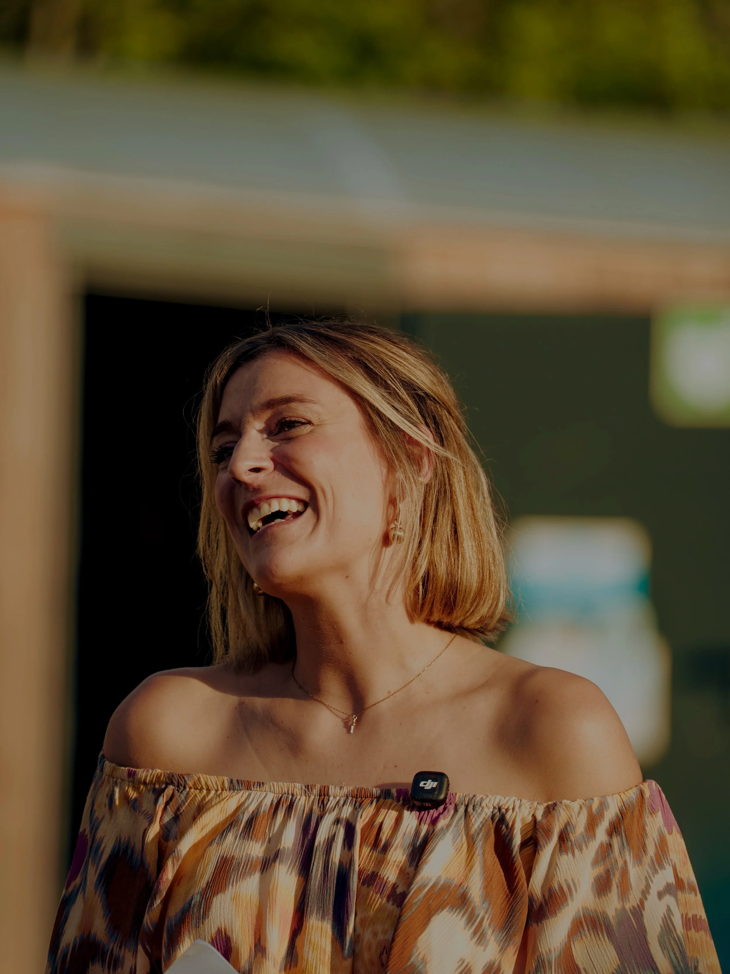 say hiiii &mdash; 
meine neue Homepage ist L I V E !!!🔥

Nach zwei Wochen in einer Haltung, die man selbst mit viel Tigerbalsam nicht mehr wegkneten kann, ist das kleine Biest endlich online, hallelujah!

Sie freut sich &uuml;ber jeden digitalen Gas