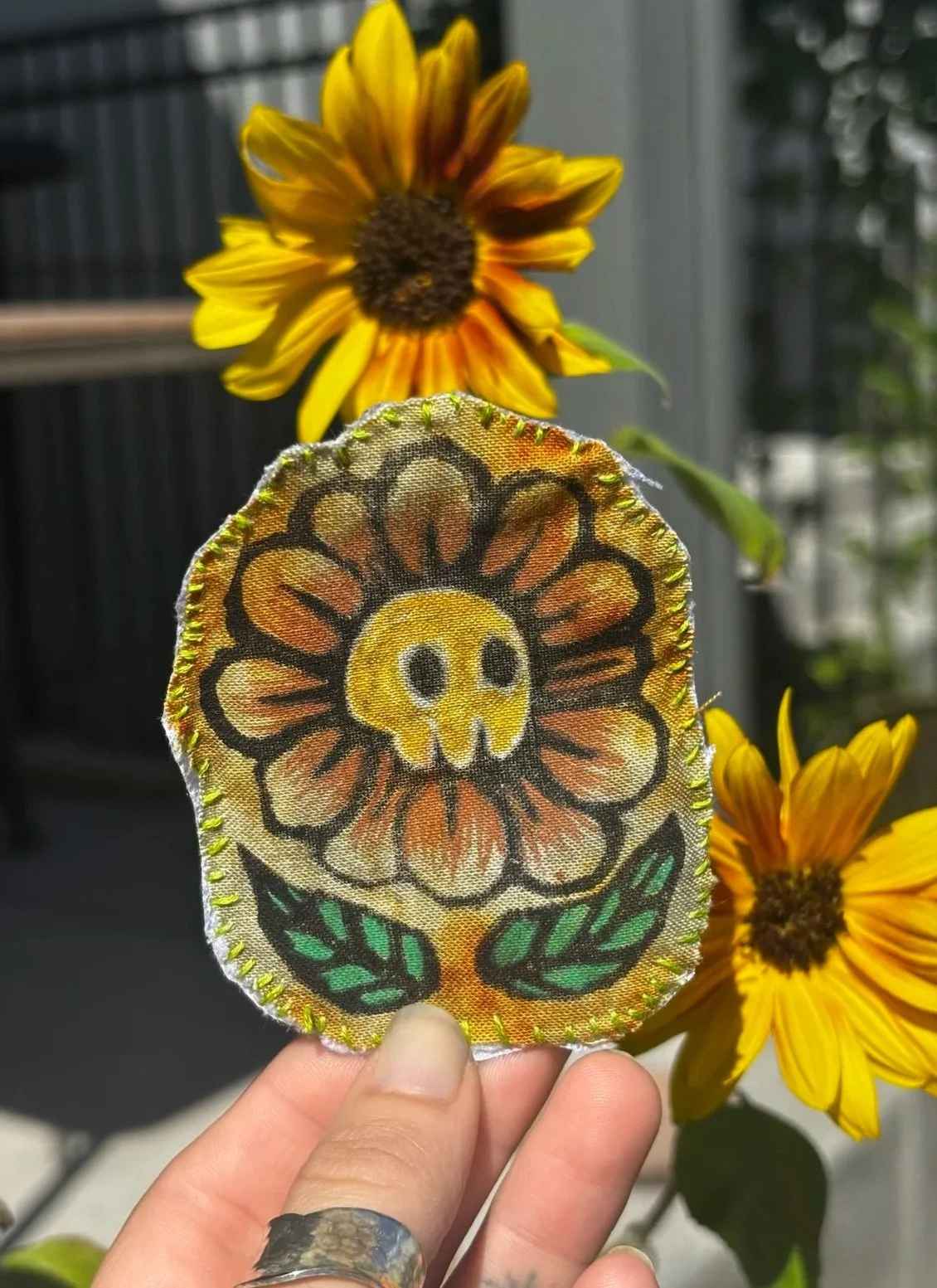 Painted+SkullFlower2.jpg