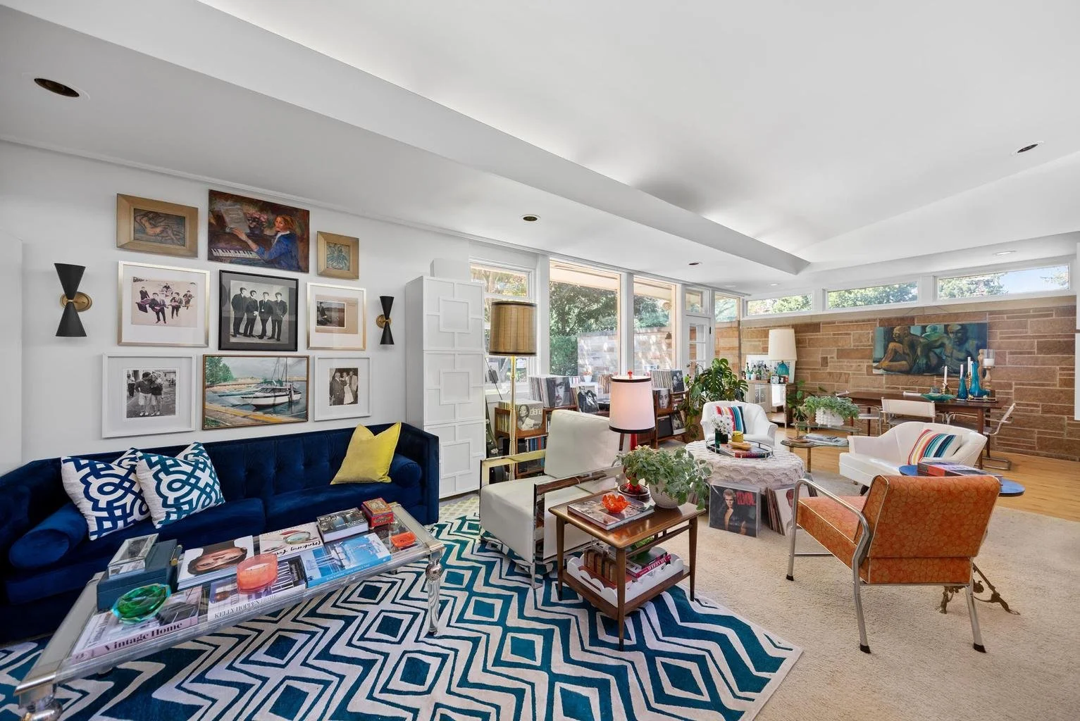 19 Greenacres Living Room_14.jpg