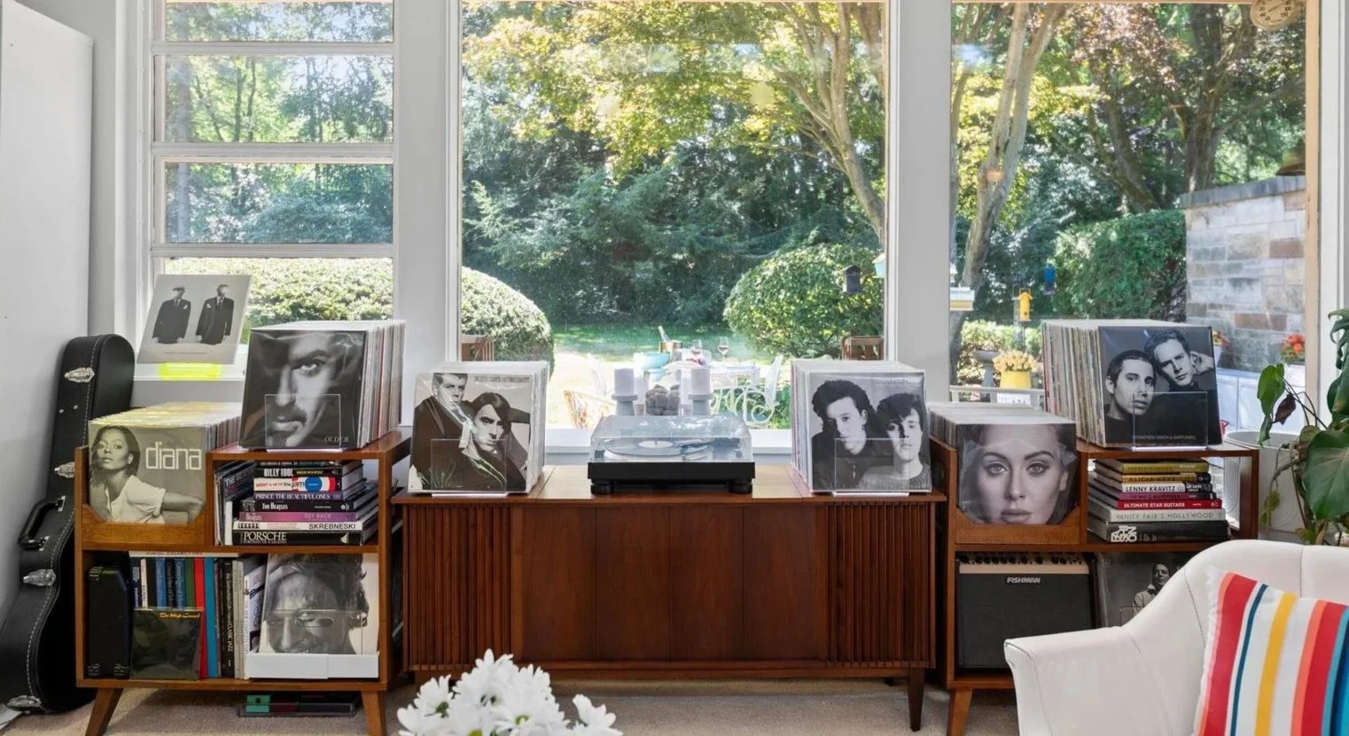 19 GREENACRES is a rare architect-designed Midcentury Modern residence from 1949. Designed by architect Hylmar J. Keil, the home is distinguished by its low-slung limestone architecture, broad rooflines, clerestory windows, expansive glass, and a rem