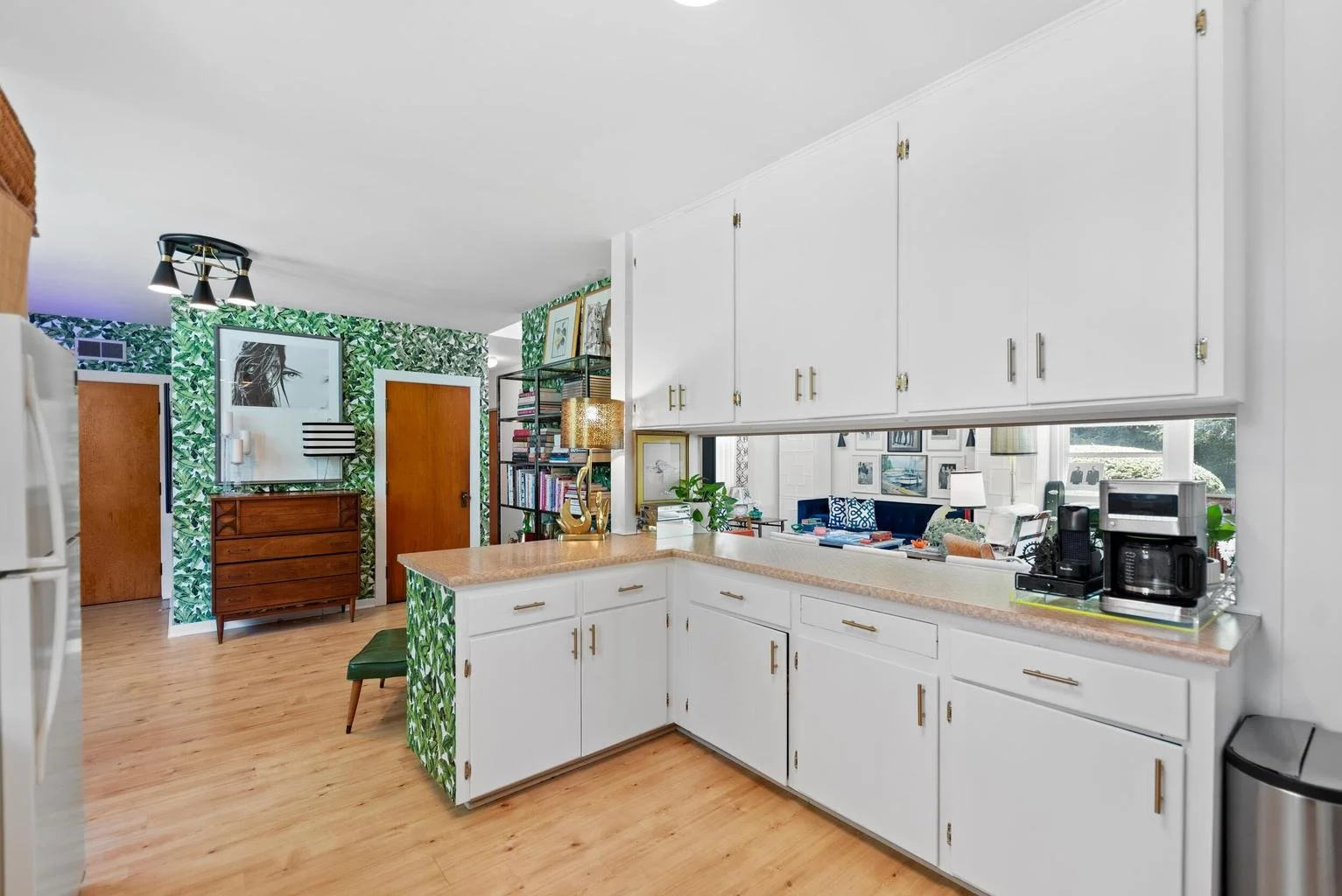 19 Greenacres Kitchenette and Kitchen_25.jpg
