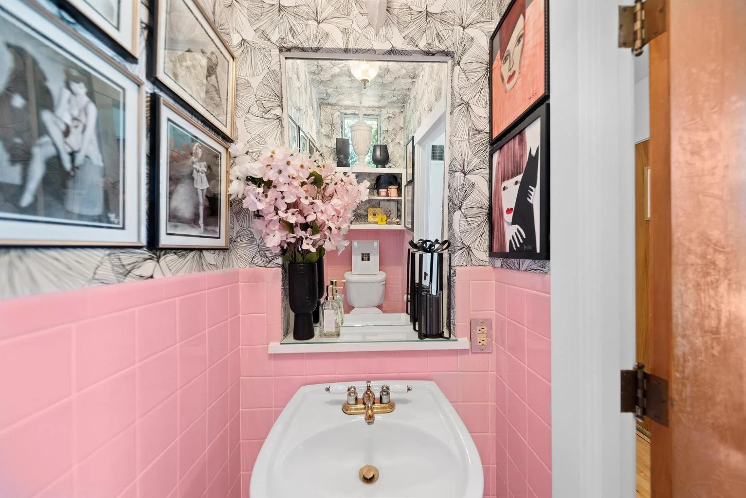 19 Greenacres Powder Room_28.jpg