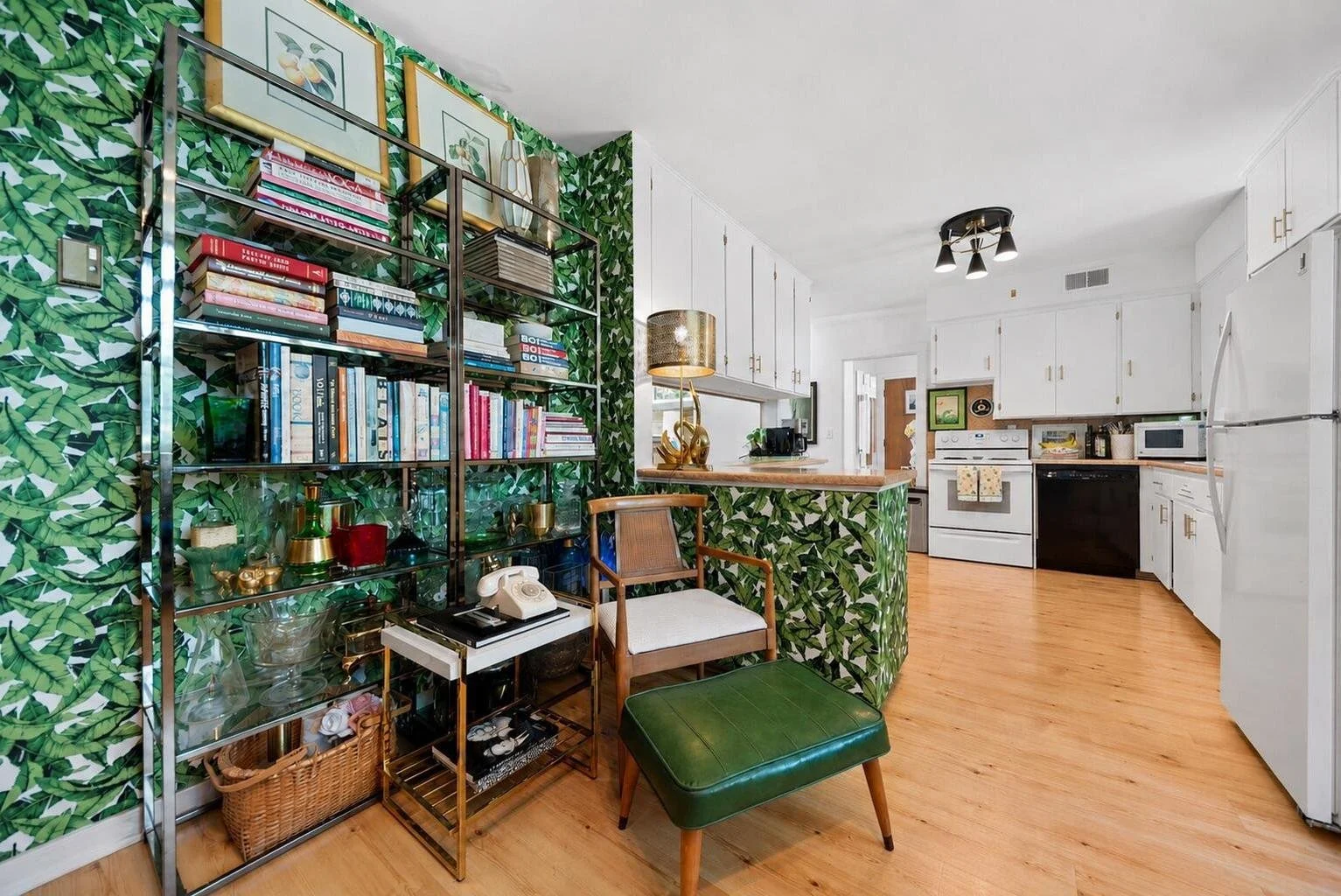 19 Greenacres Kitchenette and Kitchen_23.jpg