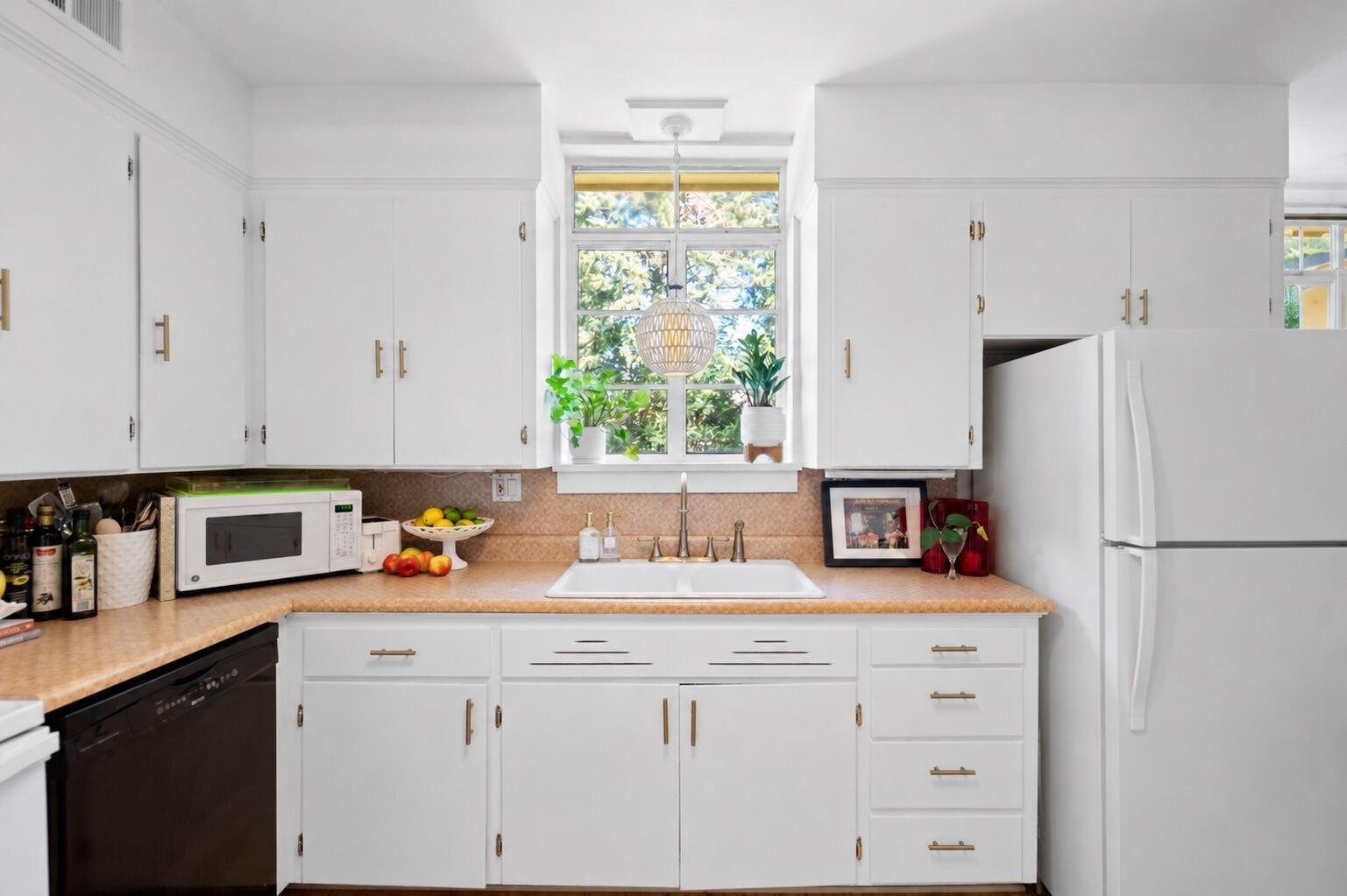 19 Greenacres Kitchen CloseUp_26.jpg