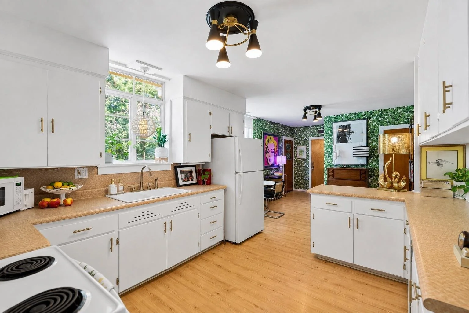 19 Greenacres Kitchen_27.jpg