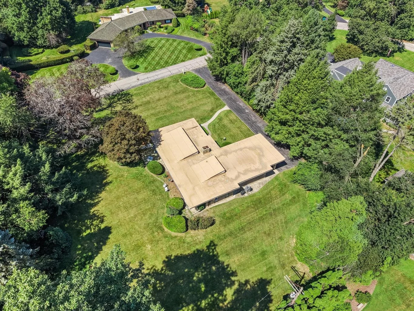 19 Greenacres Exterior Roof_4.jpg