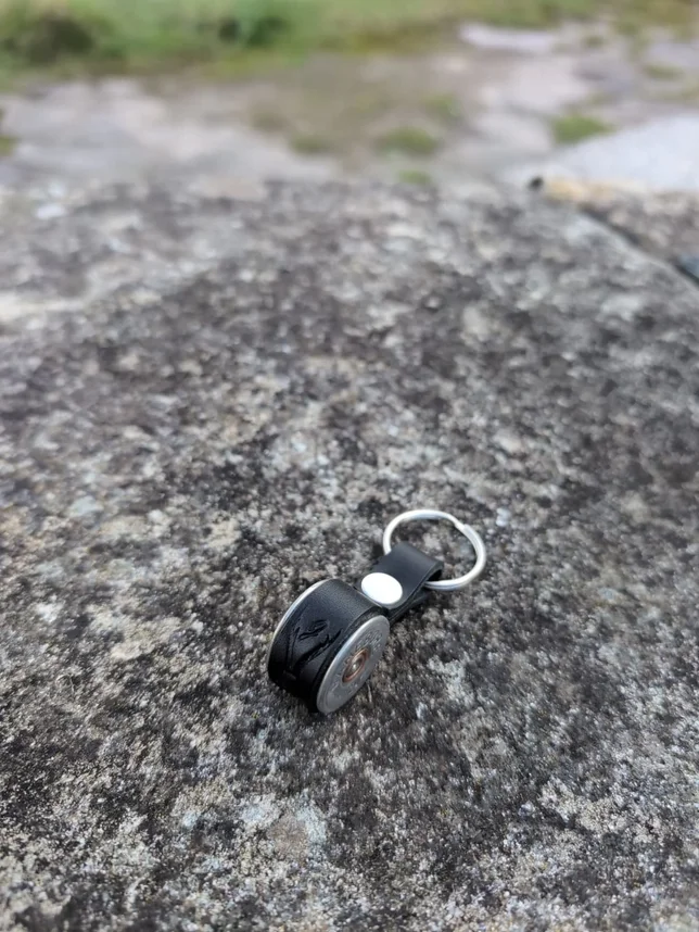 BLACK SHOTGUN CARTRIDGE KEYRING d.webp