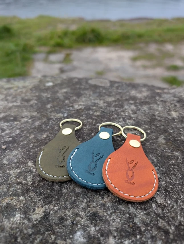 HANDMADE LEATHER STAG APPLE AIRTAG KEYRING