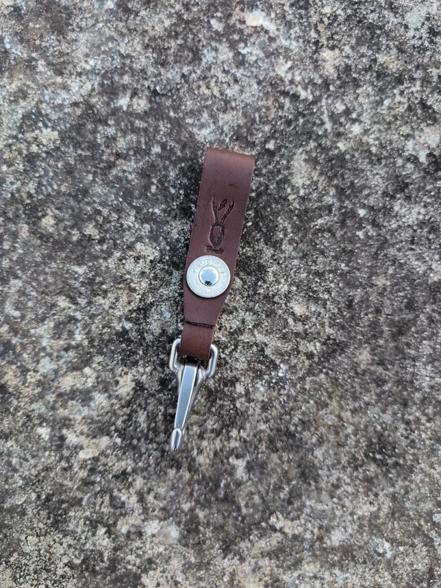 BROWN LEATHER SHOTGUN KEY LANYARD a.webp