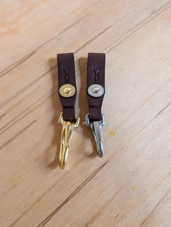 BROWN LEATHER SHOTGUN KEY LANYARD c.webp
