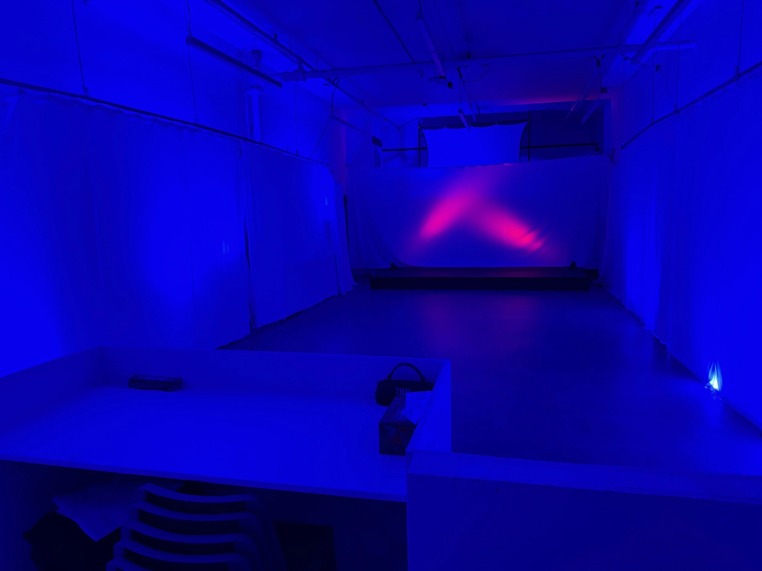 OTO_Immersive_Blue_Room.jpg