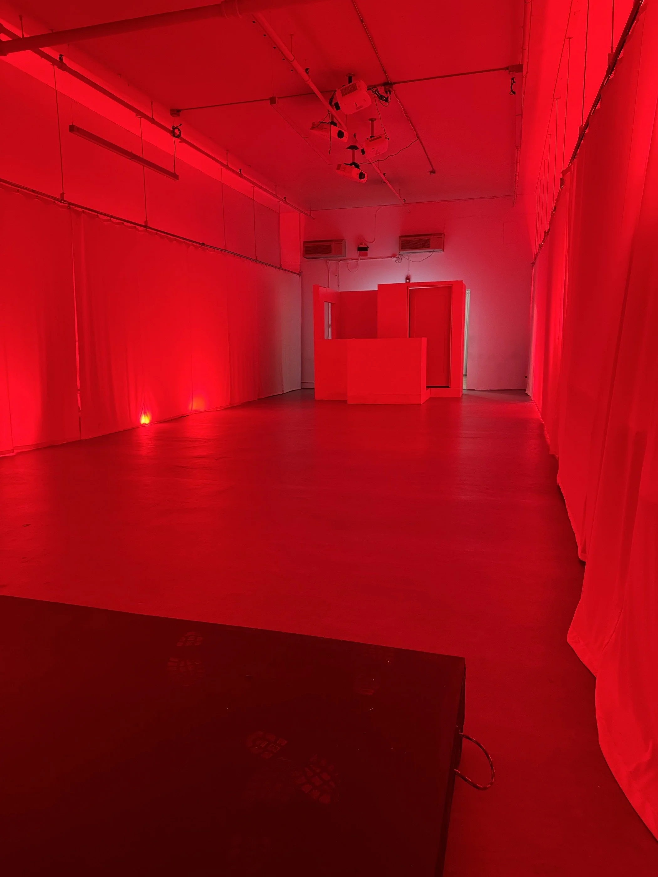 OTO_Immersive_Red_Room.jpg