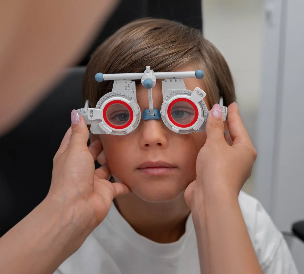 Optometría pediátrica en Bogotá. En Univer encuentras un completo acompañamiento por pediatras expertos en atención a primera infancia y adolescencia.
