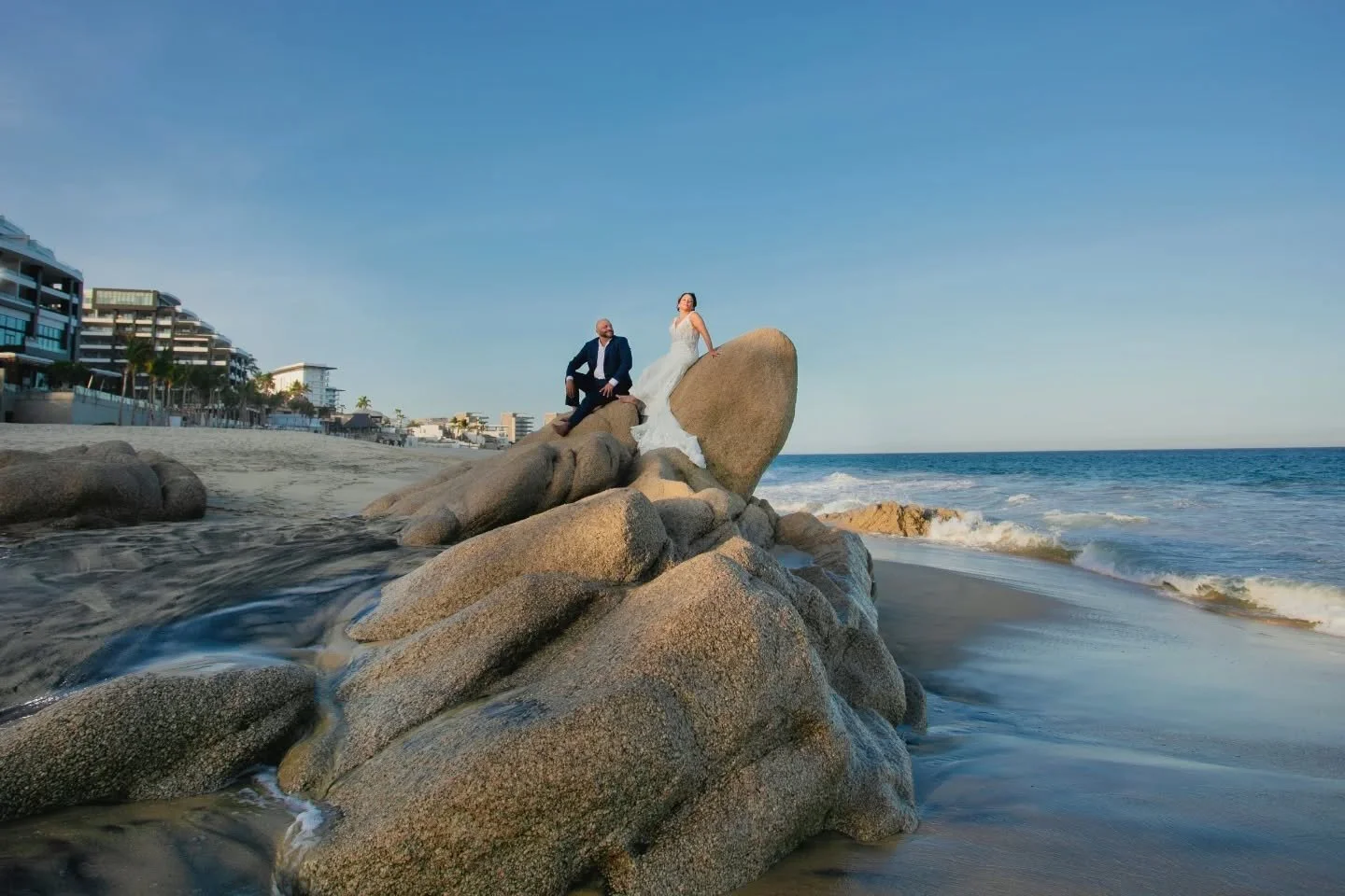 Megan &amp; Joseph's wedding !!!!! ❤️
.
.
.
.
.
Wedding planner: @garzablancaweddings 
@tafersignatureweddings
Photographer: @ccphotoloscabos
Venue: @garzablancaloscabos
Flowers &amp; decor: @the.cabo.wedding.co
Hair &amp; Makeup: @amartistry.co
 @he