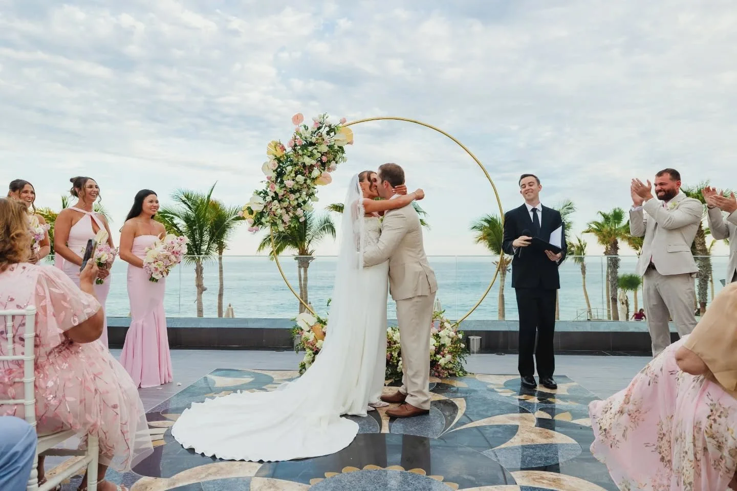 Samantha &amp; Shane's wedding !!!!! ❤️
.
.
.
.
.
Wedding planner: @garzablancaweddings 
@tafersignatureweddings
Photographer: @ccphotoloscabos
Venue: @garzablancaloscabos
Flowers &amp; decor: @flowersandeventsloscabos
Dj: @alexdjcaboevents
@hellodvl