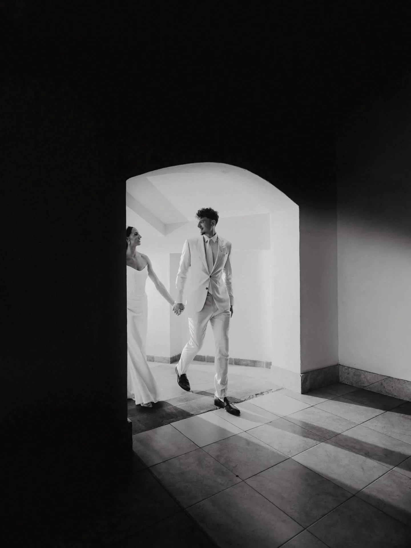 Alexa &amp; Zander's wedding !!!!! ❤️
.
.
.
.
.
Wedding planner: @hyattweddings  @carlos_kpi
@erikromero.weddplanner
Photographer: @ccphotoloscabos
Wedding content: @ccphotoloscabos
Venue: @hyattzivacabos @donsanchezrestaurant 
Makeup: @voevolution
.